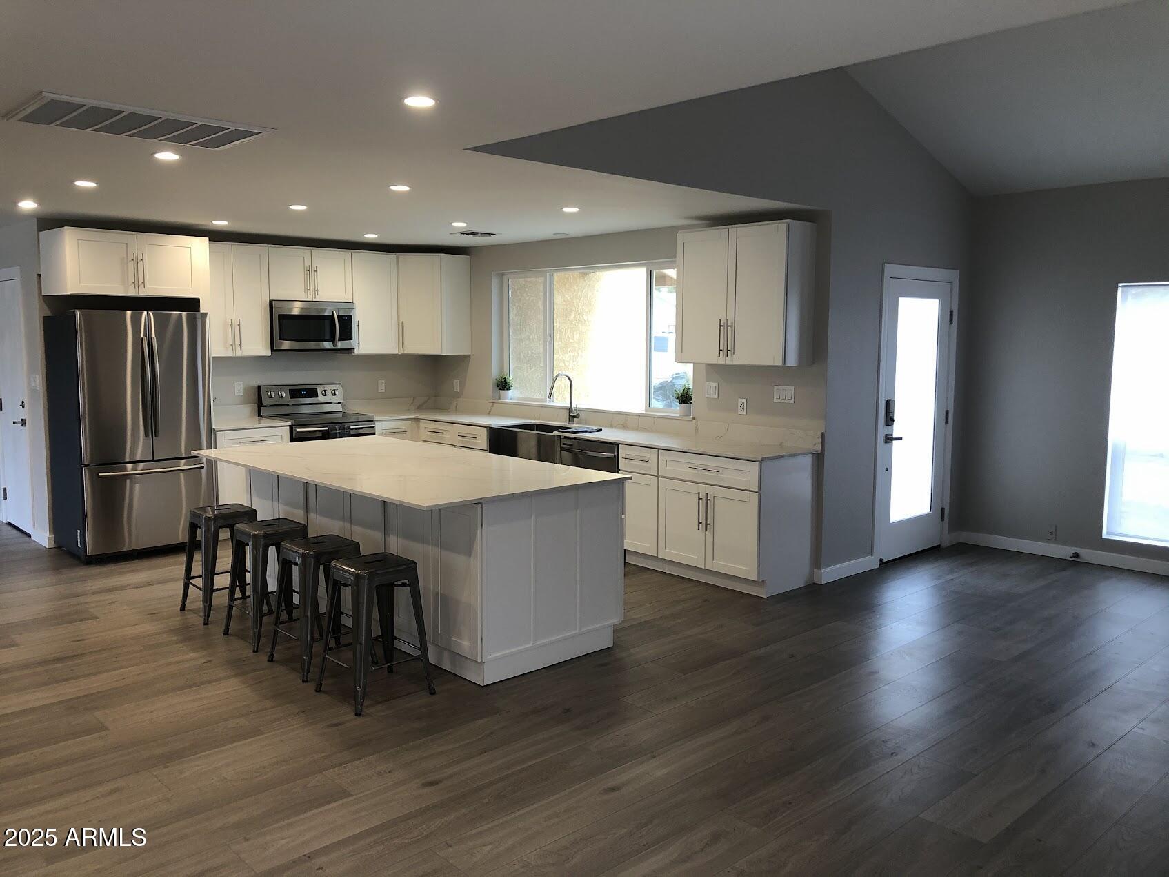 4910 E CHARTER OAK Road, Scottsdale, AZ 85254