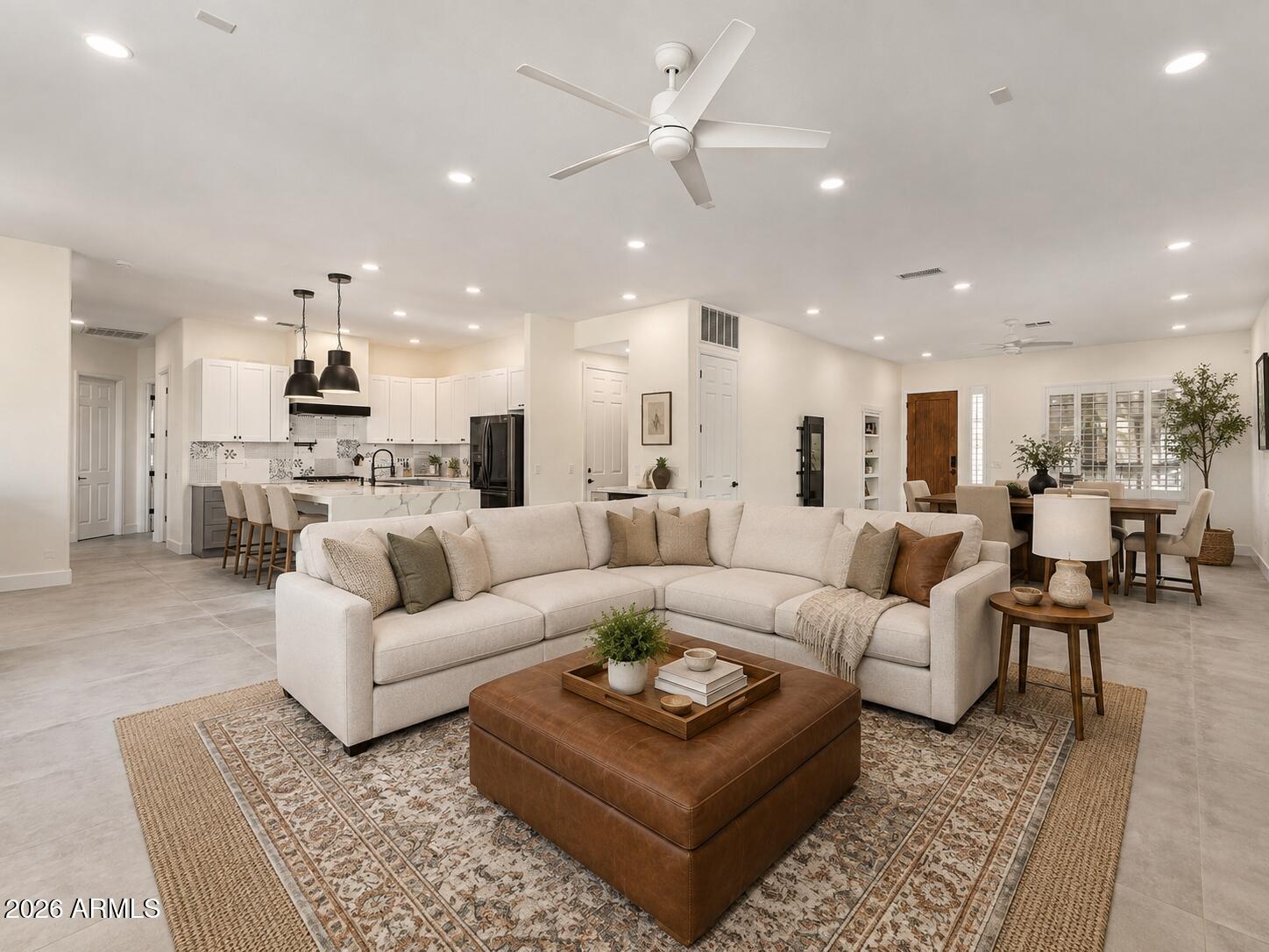 5242 E HERRERA Drive, Phoenix, AZ 85054
