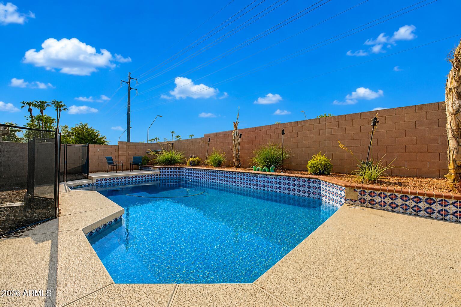 194 W SHANNON Street, Gilbert, AZ 85233