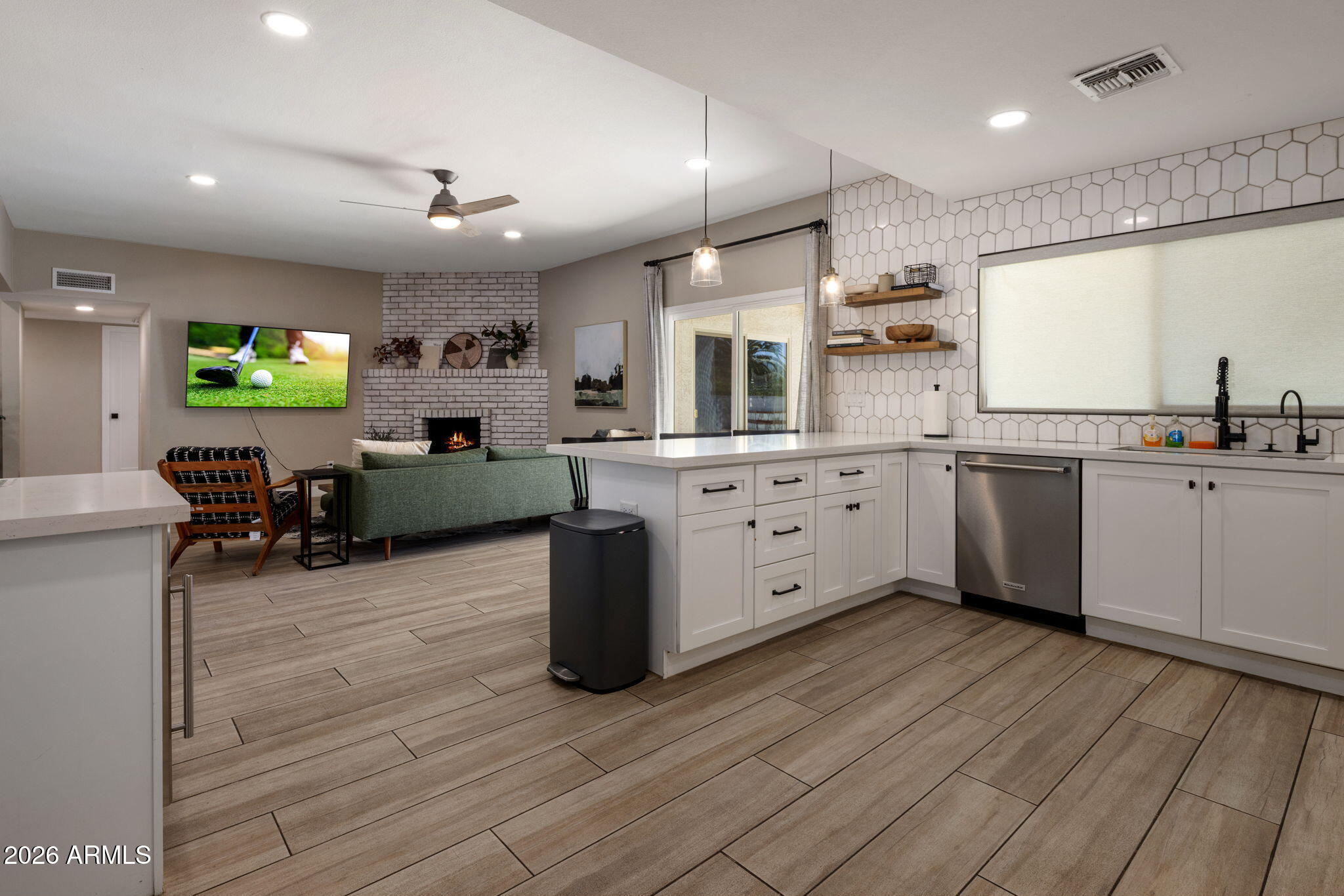 5839 E VOLTAIRE Avenue, Scottsdale, AZ 85254