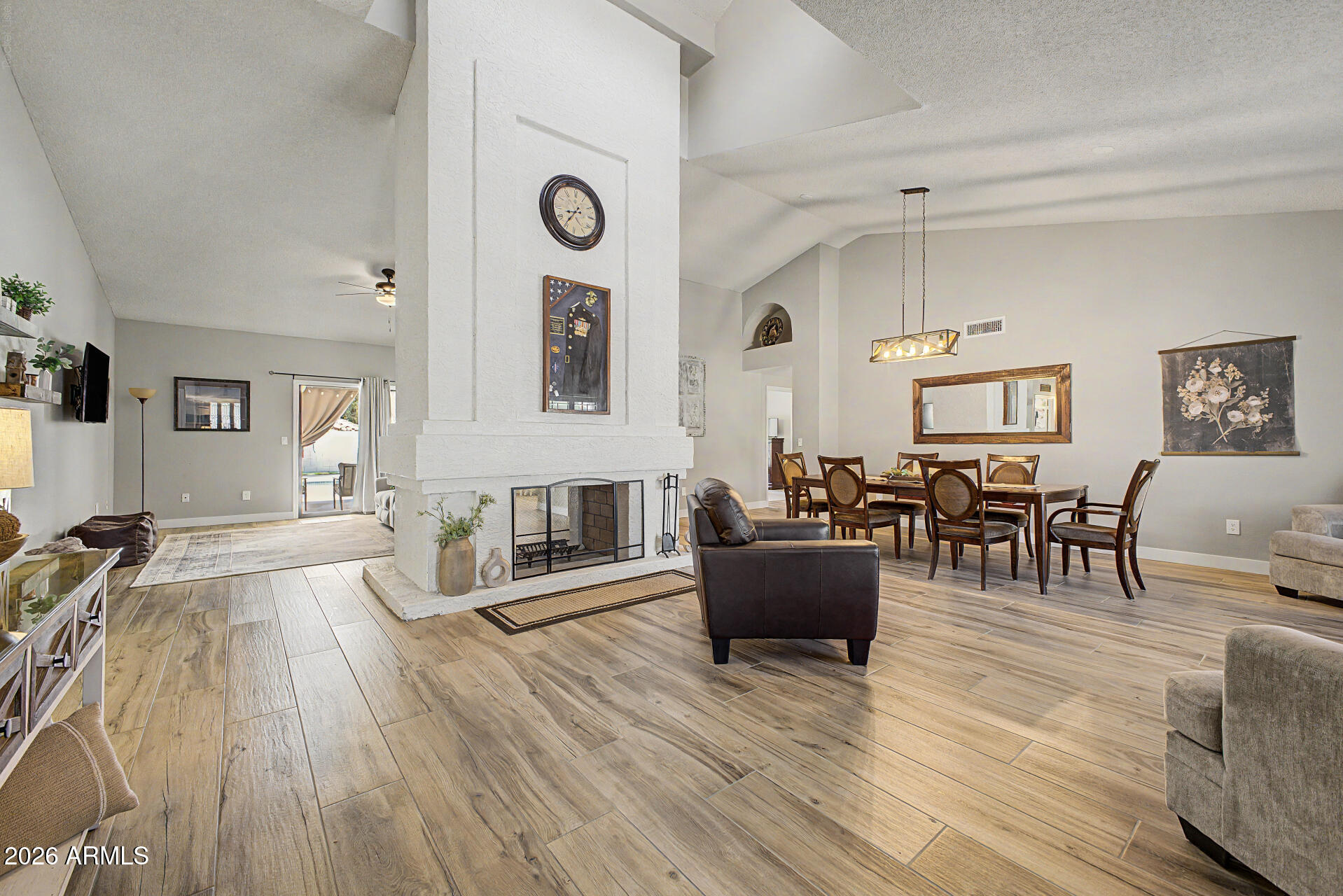 801 E BRAEBURN Drive, Phoenix, AZ 85022