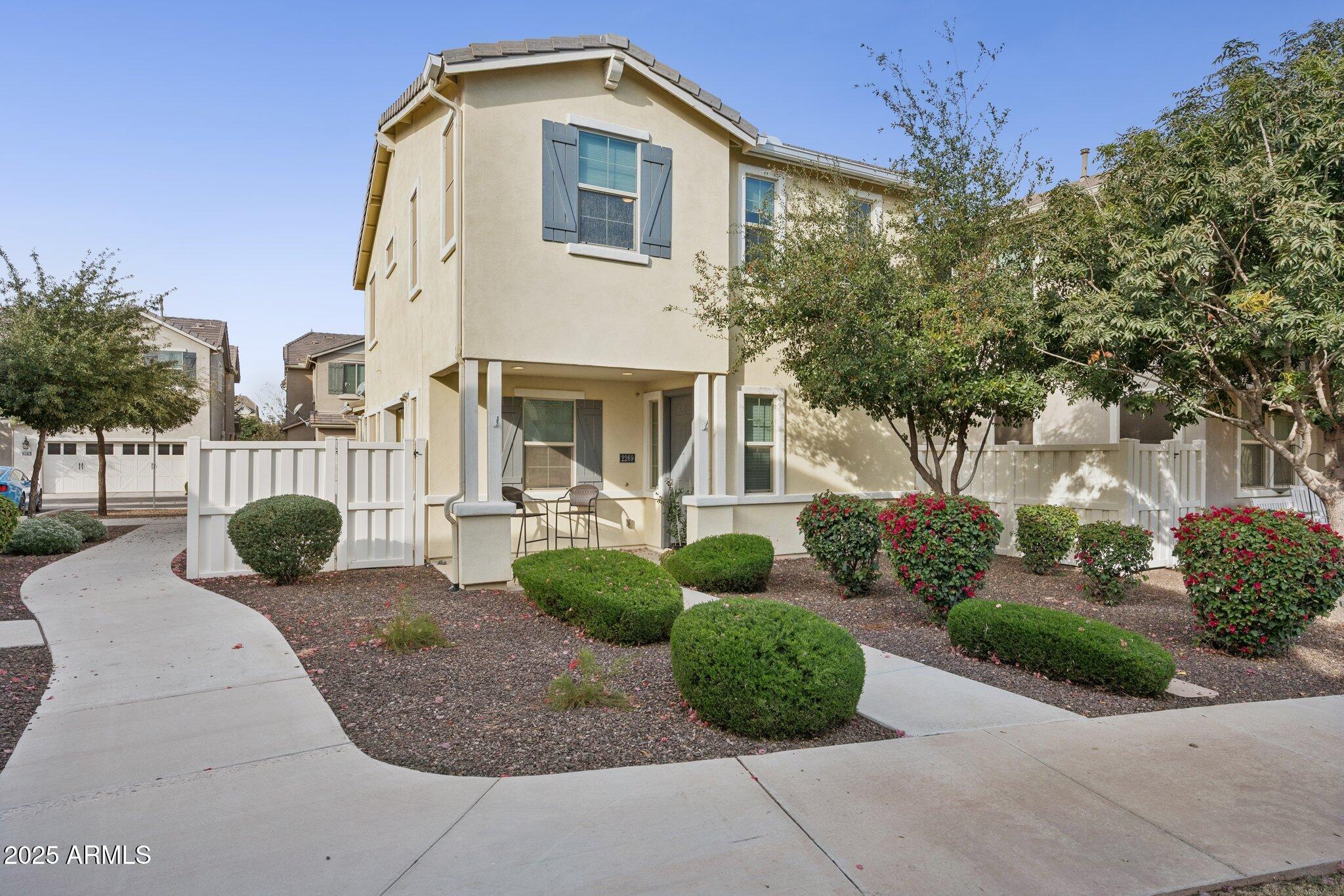2269 S OSBORN Lane, Gilbert, AZ 85295