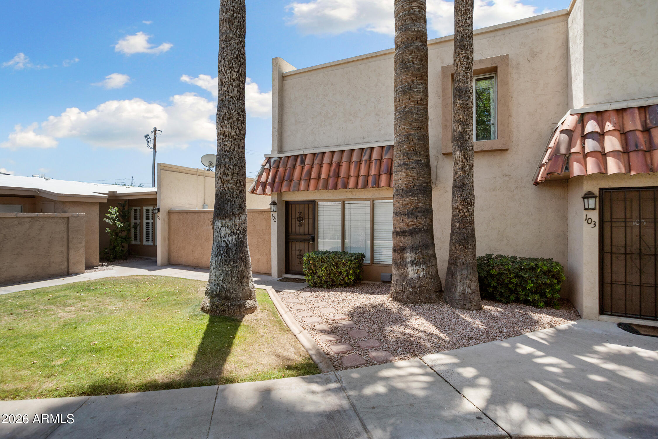 1320 E BETHANY HOME Road 102, Phoenix, AZ 85014