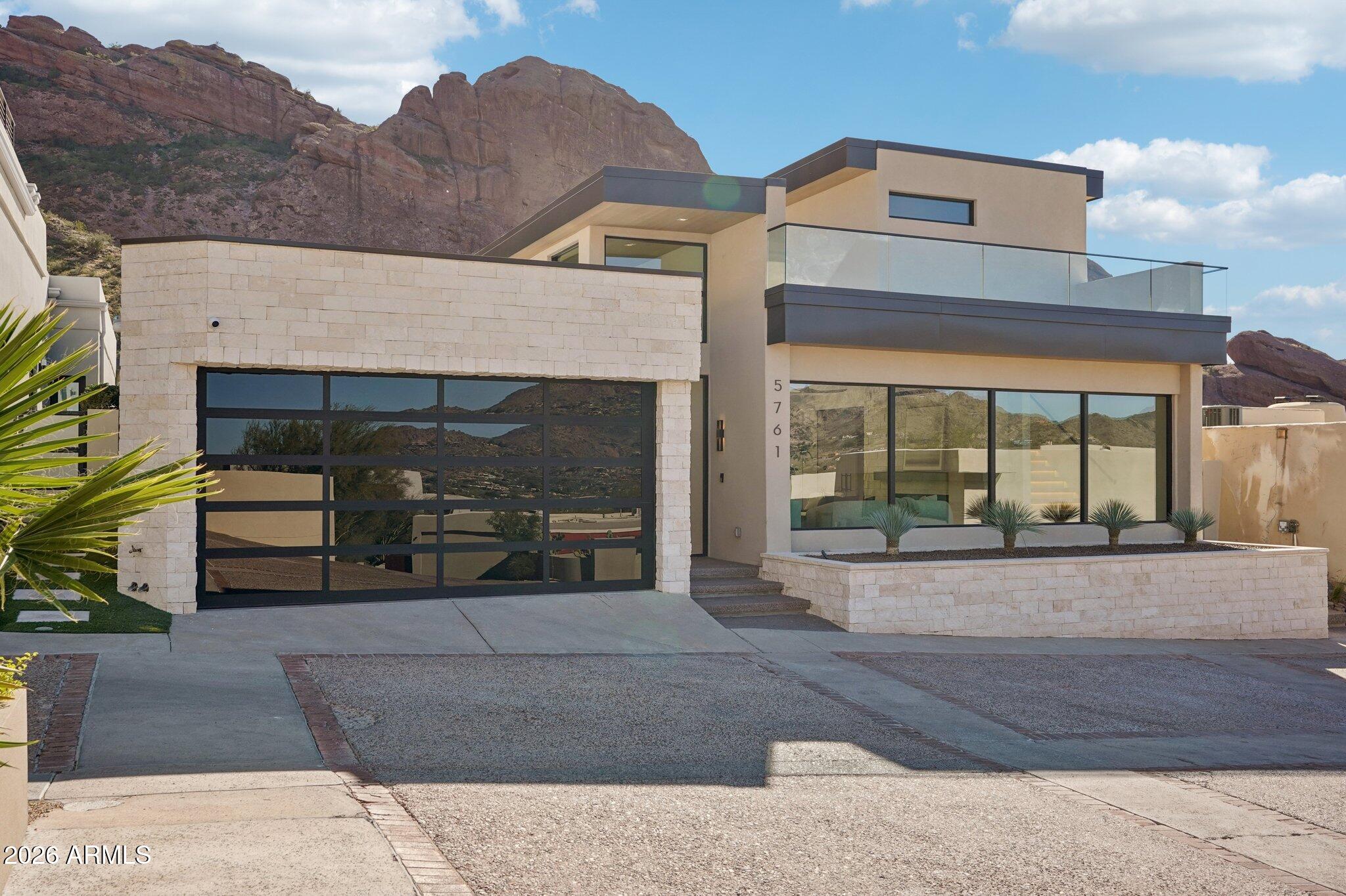 5761 N ECHO CANYON Circle, Phoenix, AZ 85018