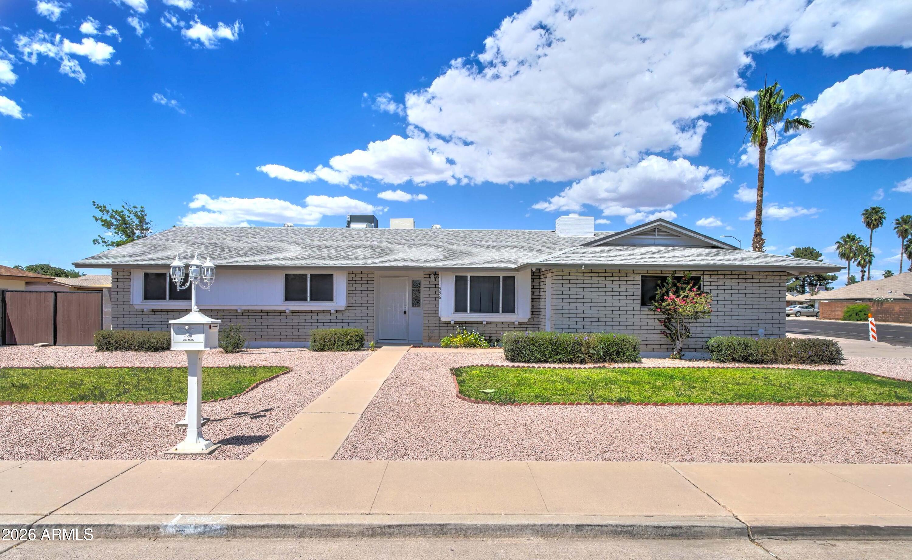 1556 E GLADE Avenue, Mesa, AZ 85204