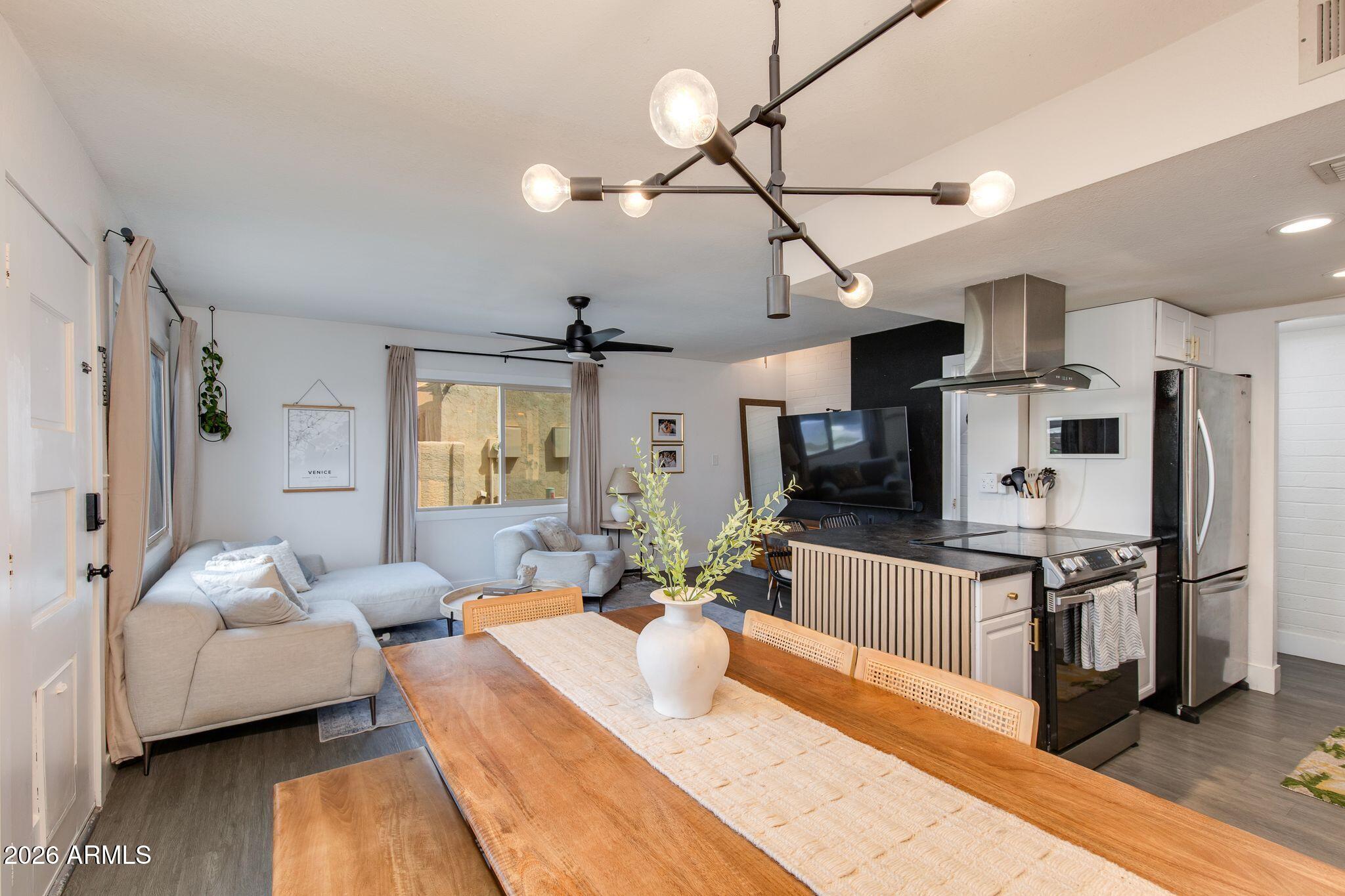 8129 E GLENROSA Avenue, Scottsdale, AZ 85251