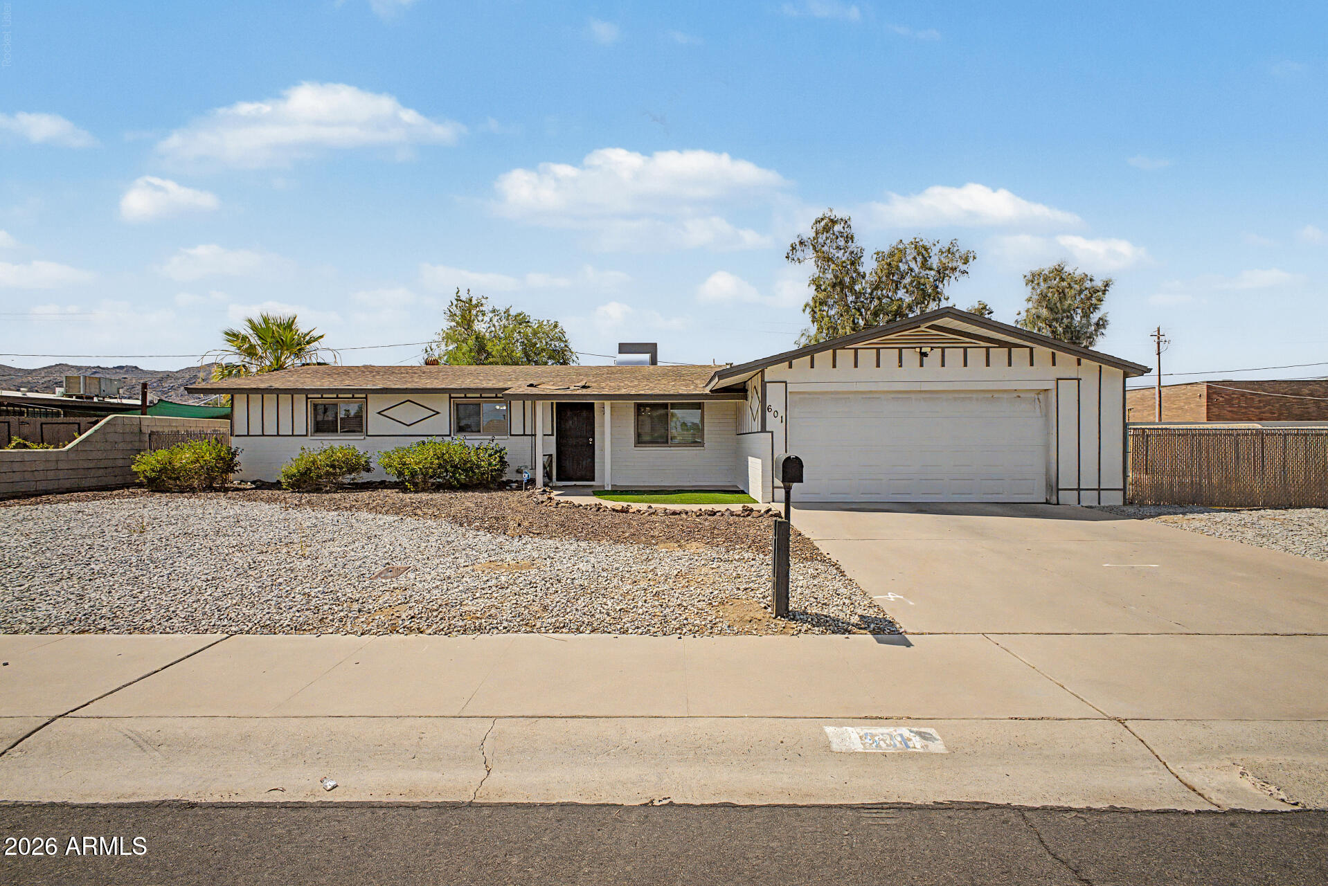 601 E EUCLID Avenue, Phoenix, AZ 85042