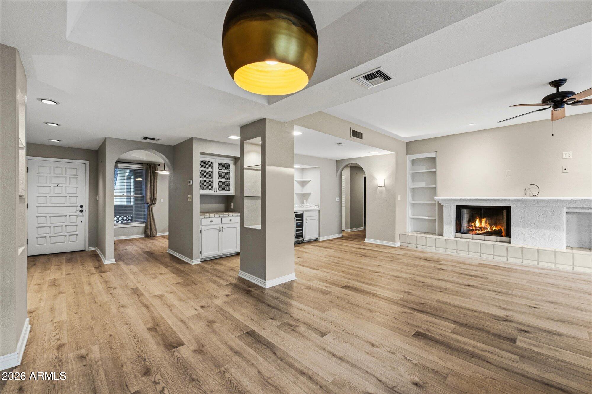 5200 S LAKESHORE Drive 207, Tempe, AZ 85283