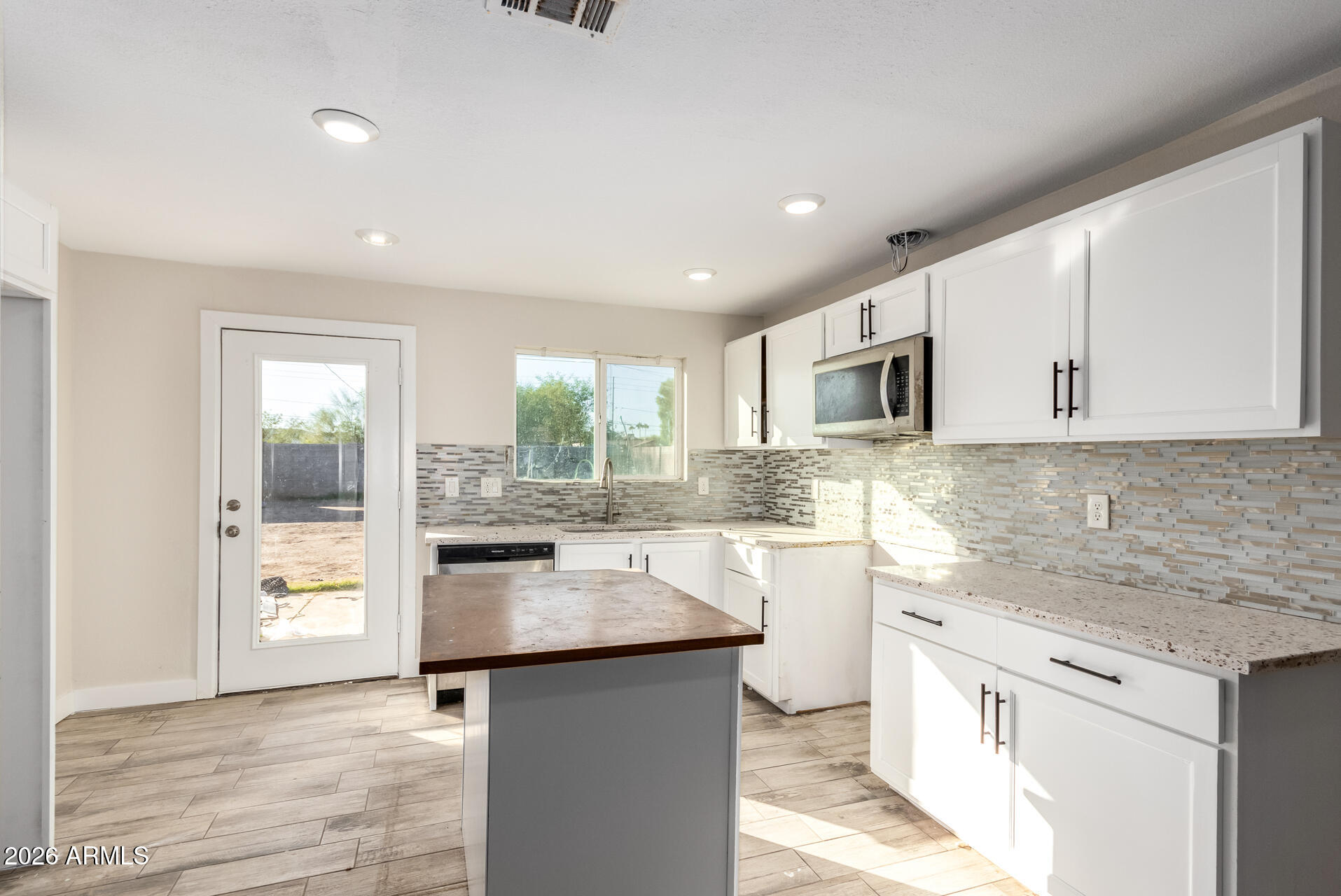914 S 30TH Drive, Phoenix, AZ 85009