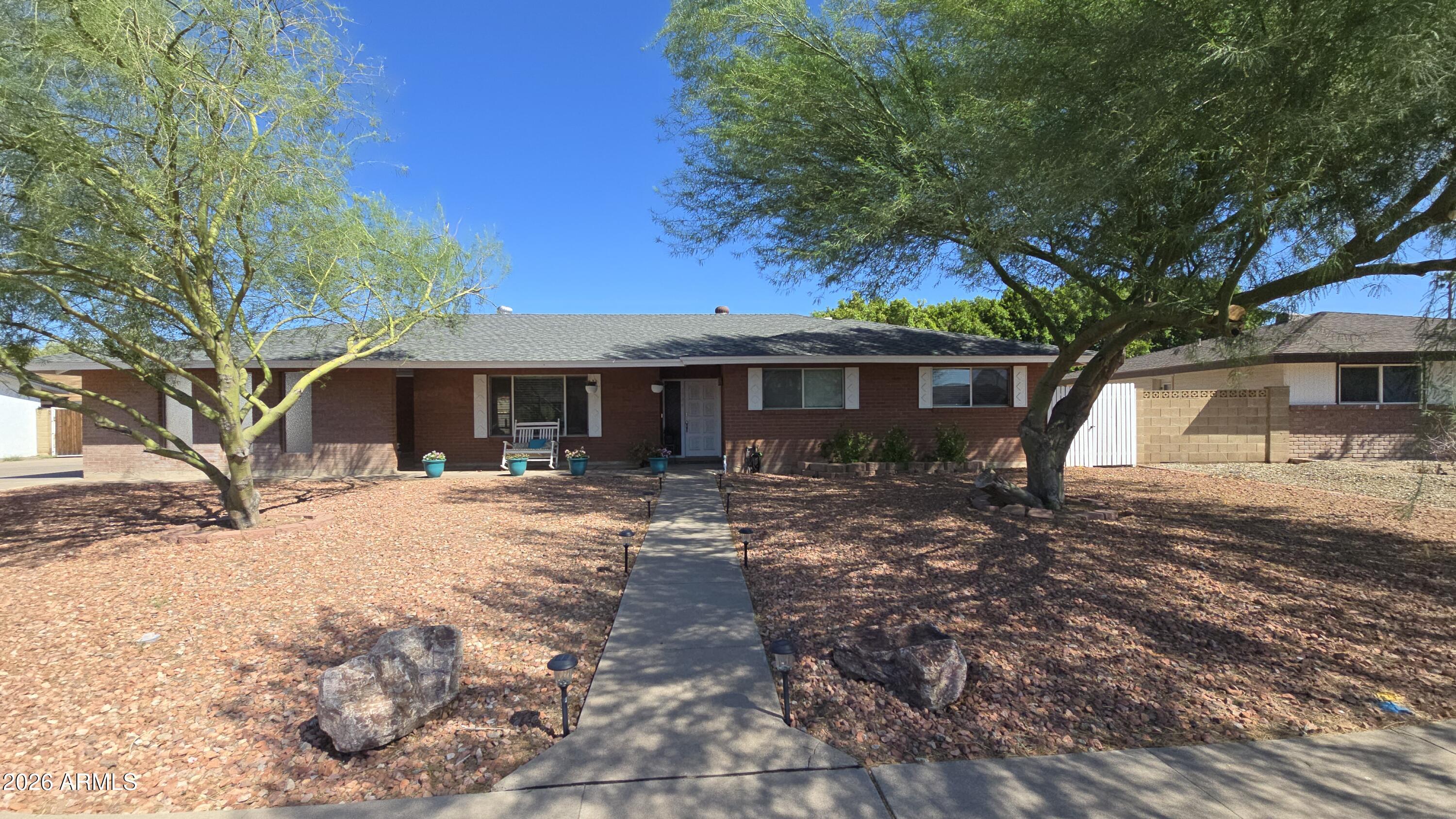 1746 E GREENWAY Street, Mesa, AZ 85203