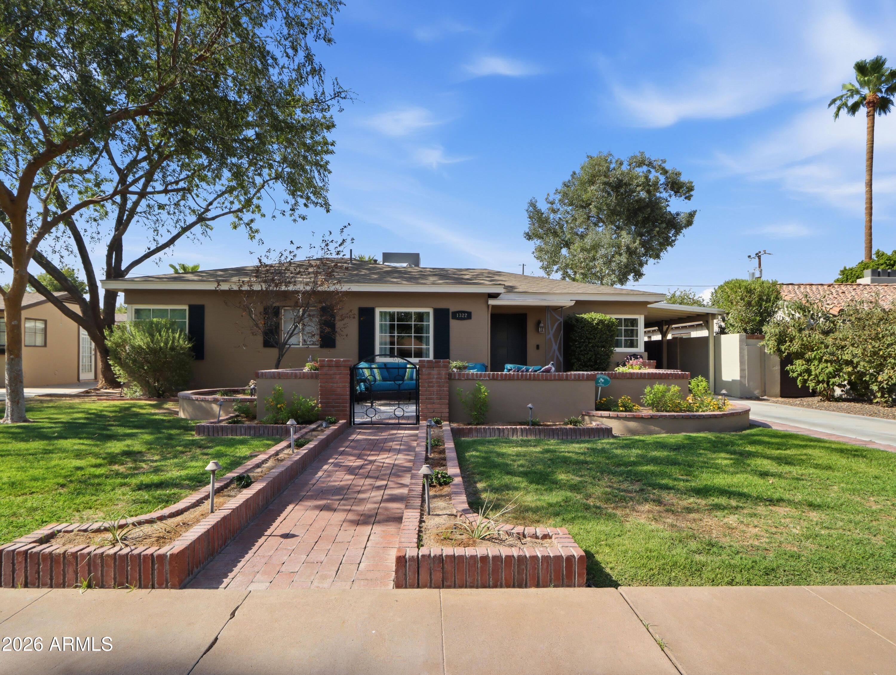 1322 W PALM Lane, Phoenix, AZ 85007