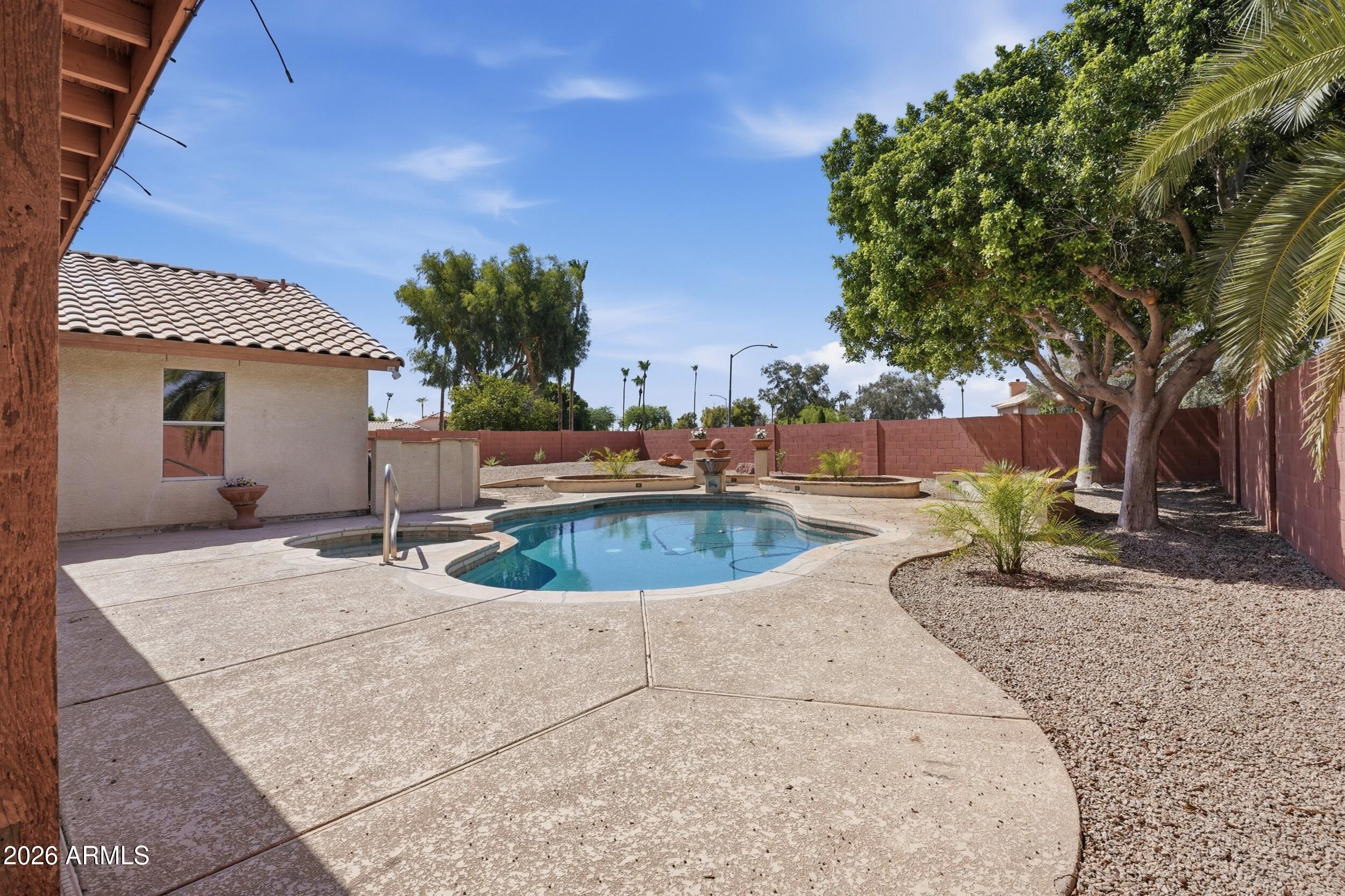 7873 W PIUTE Avenue, Glendale, AZ 85308