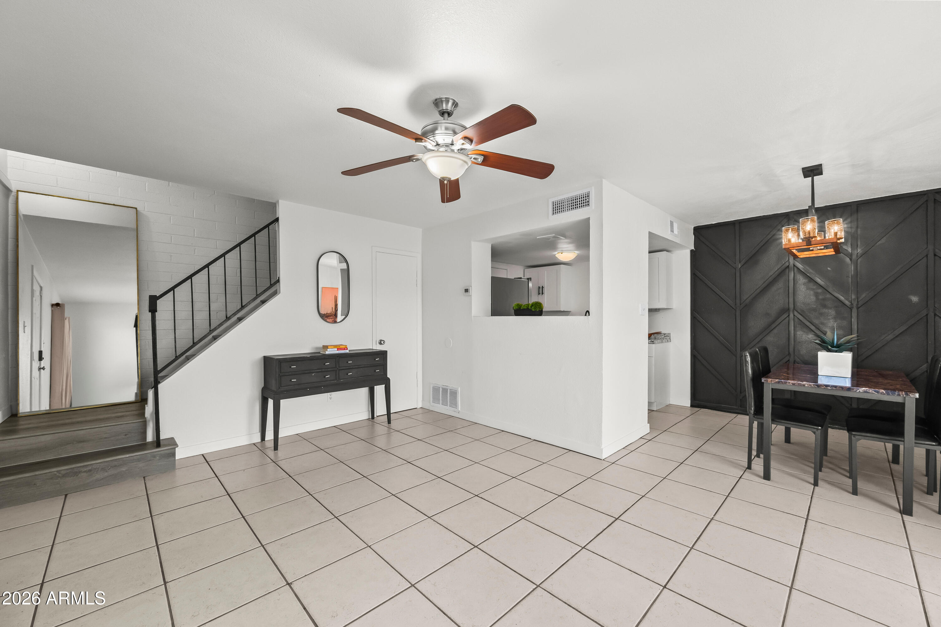 4627 E SOUTHGATE Avenue, Phoenix, AZ 85040