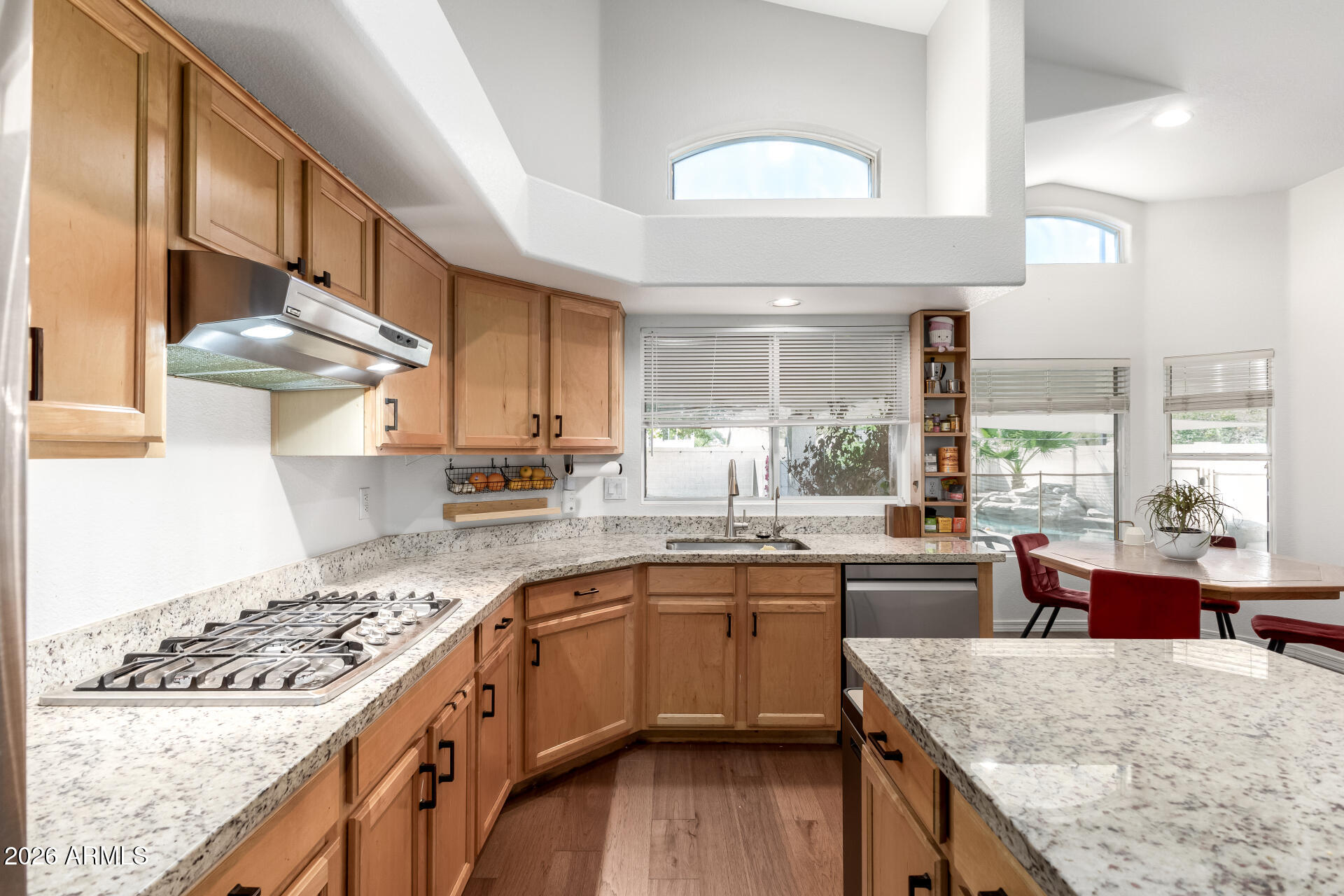 2126 S RAVEN, Mesa, AZ 85209