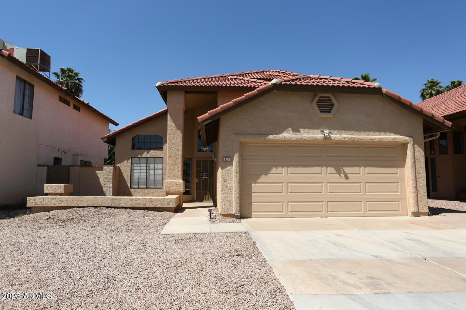 924 E MANOR Drive, Chandler, AZ 85225