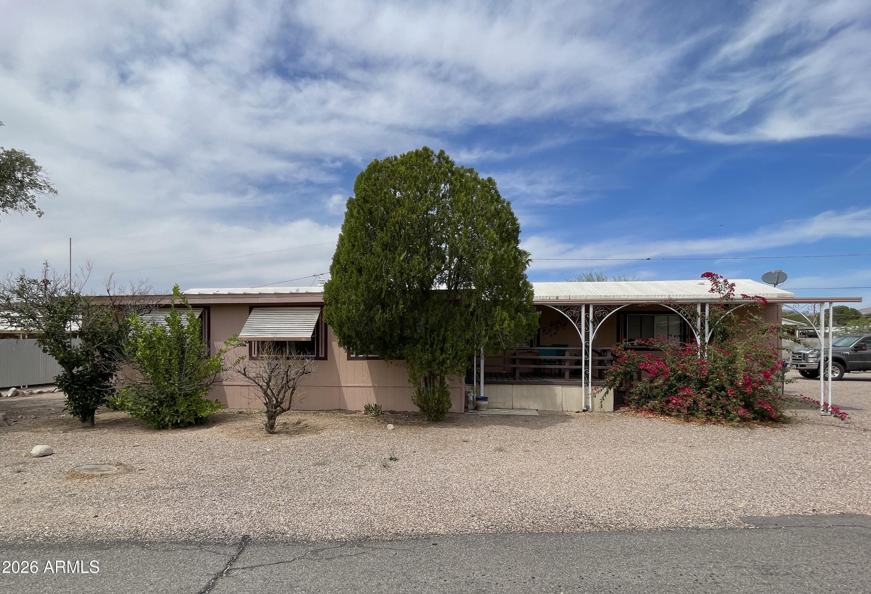 106 E LYNN Way, Queen Valley, AZ 85118