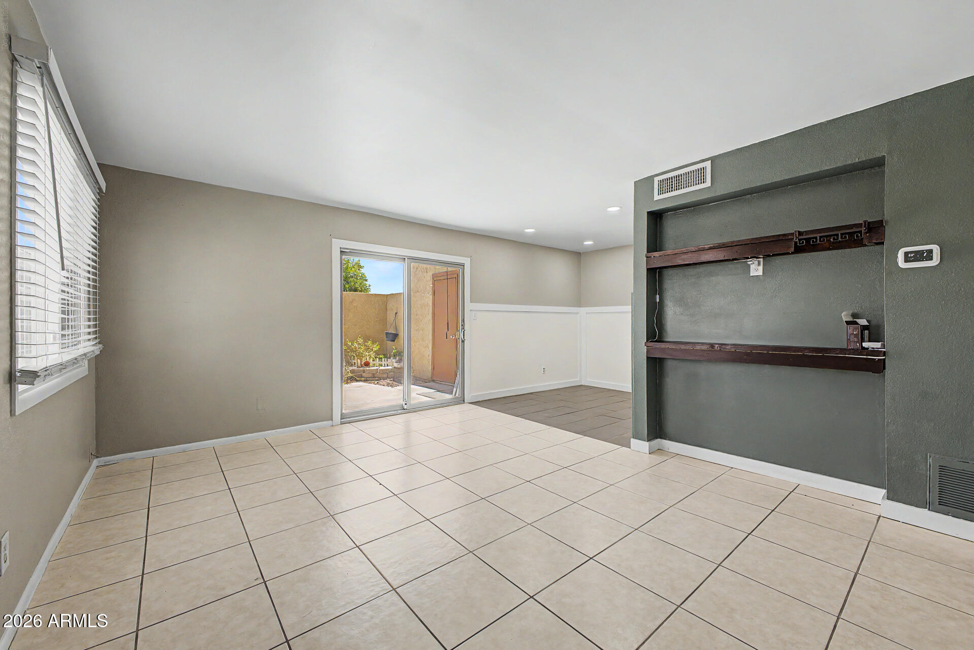 948 S Alma School Road 128, Mesa, AZ 85210