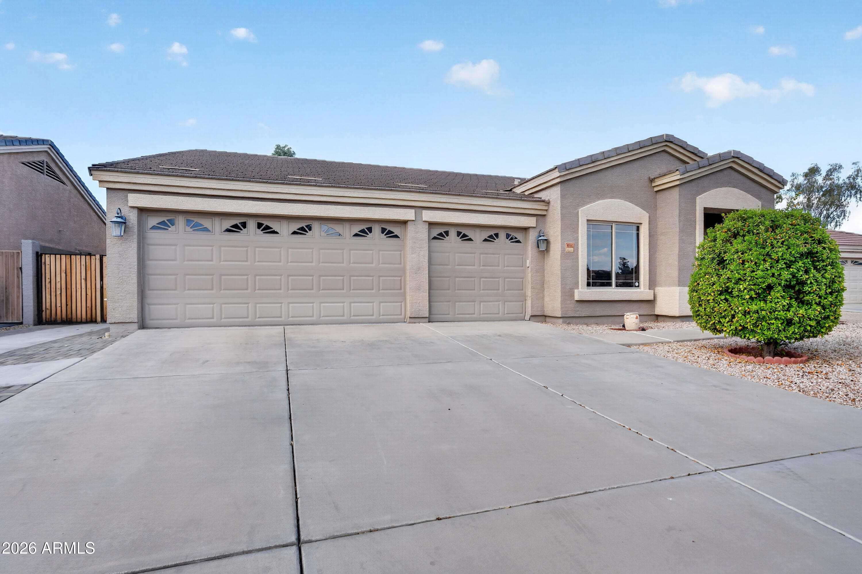 8566 W KEIM Drive, Glendale, AZ 85305