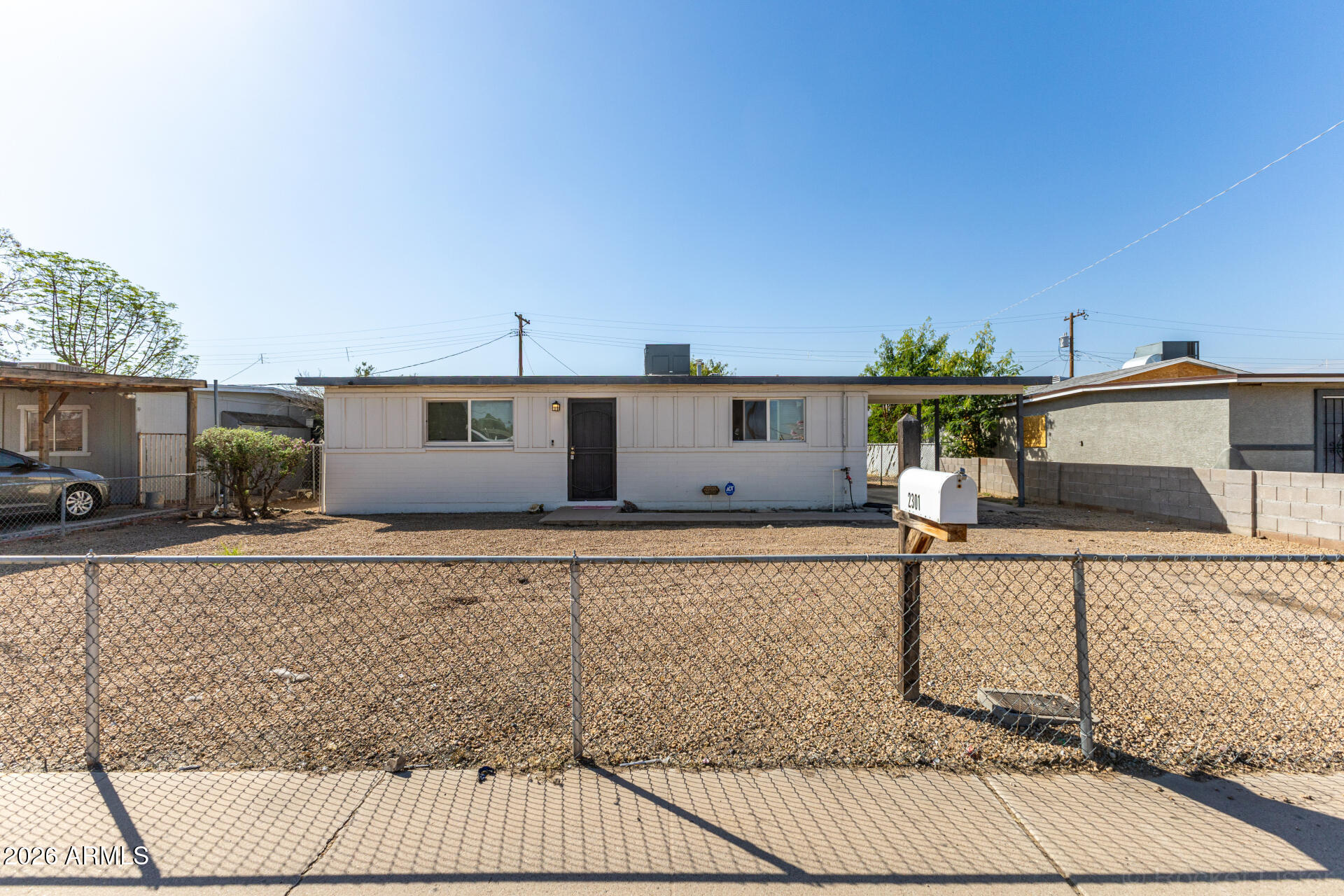2301 E LYNNE Lane, Phoenix, AZ 85042