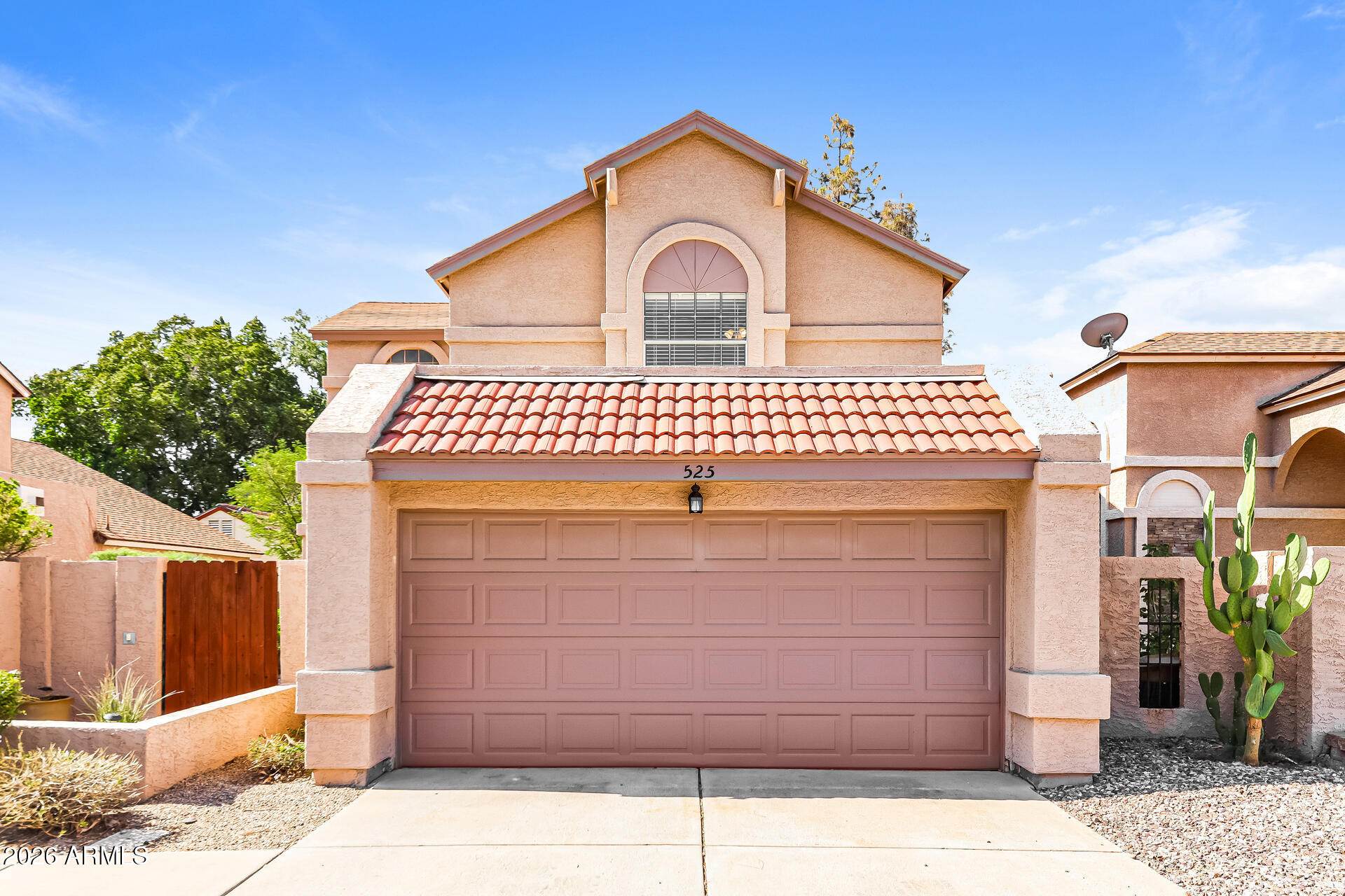 525 E TARO Lane, Phoenix, AZ 85024
