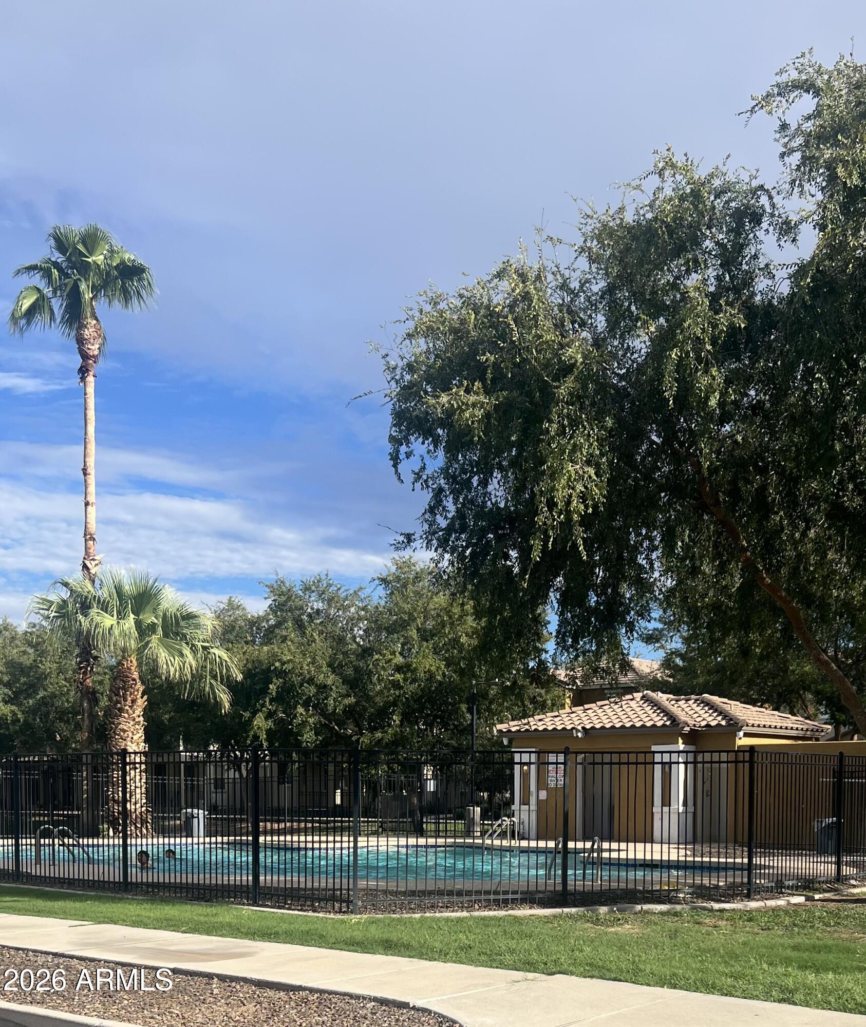 2551 N 73RD Drive, Phoenix, AZ 85035