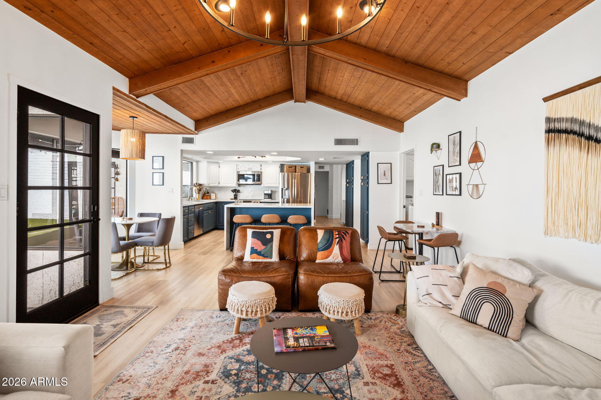 1015 E COUNTRY GABLES Drive, Phoenix, AZ 85022