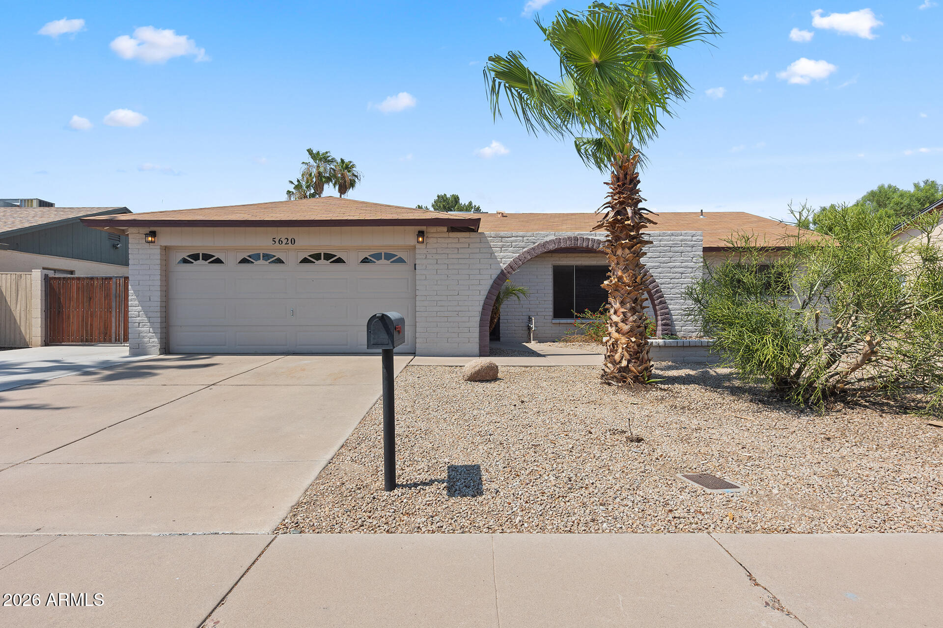 5620 W HEARN Road, Glendale, AZ 85306