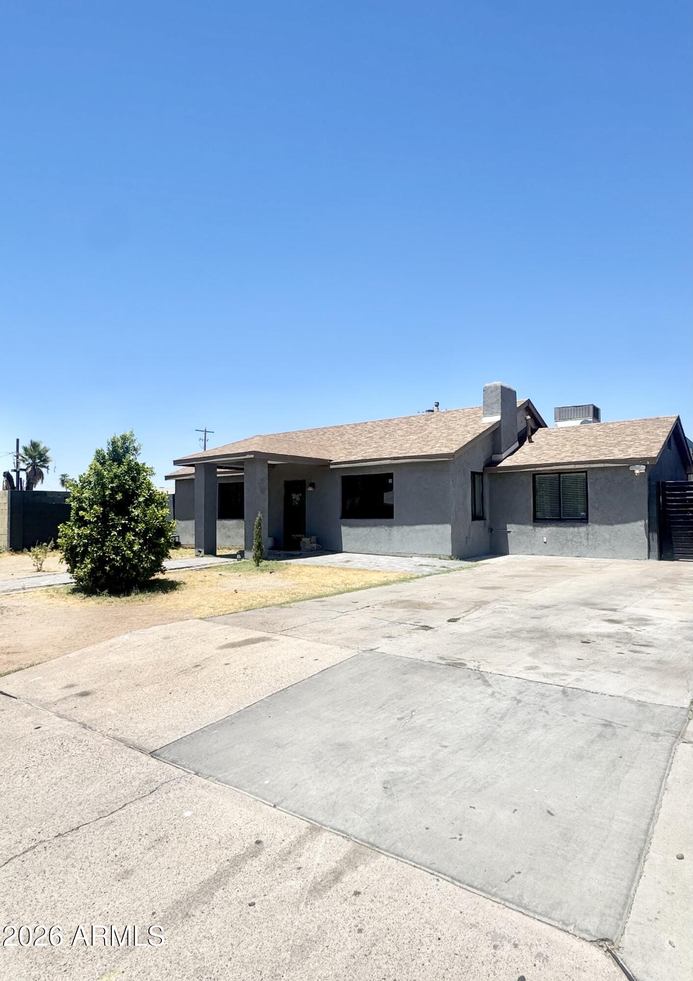 2502 E EDGEMONT Avenue, Phoenix, AZ 85008