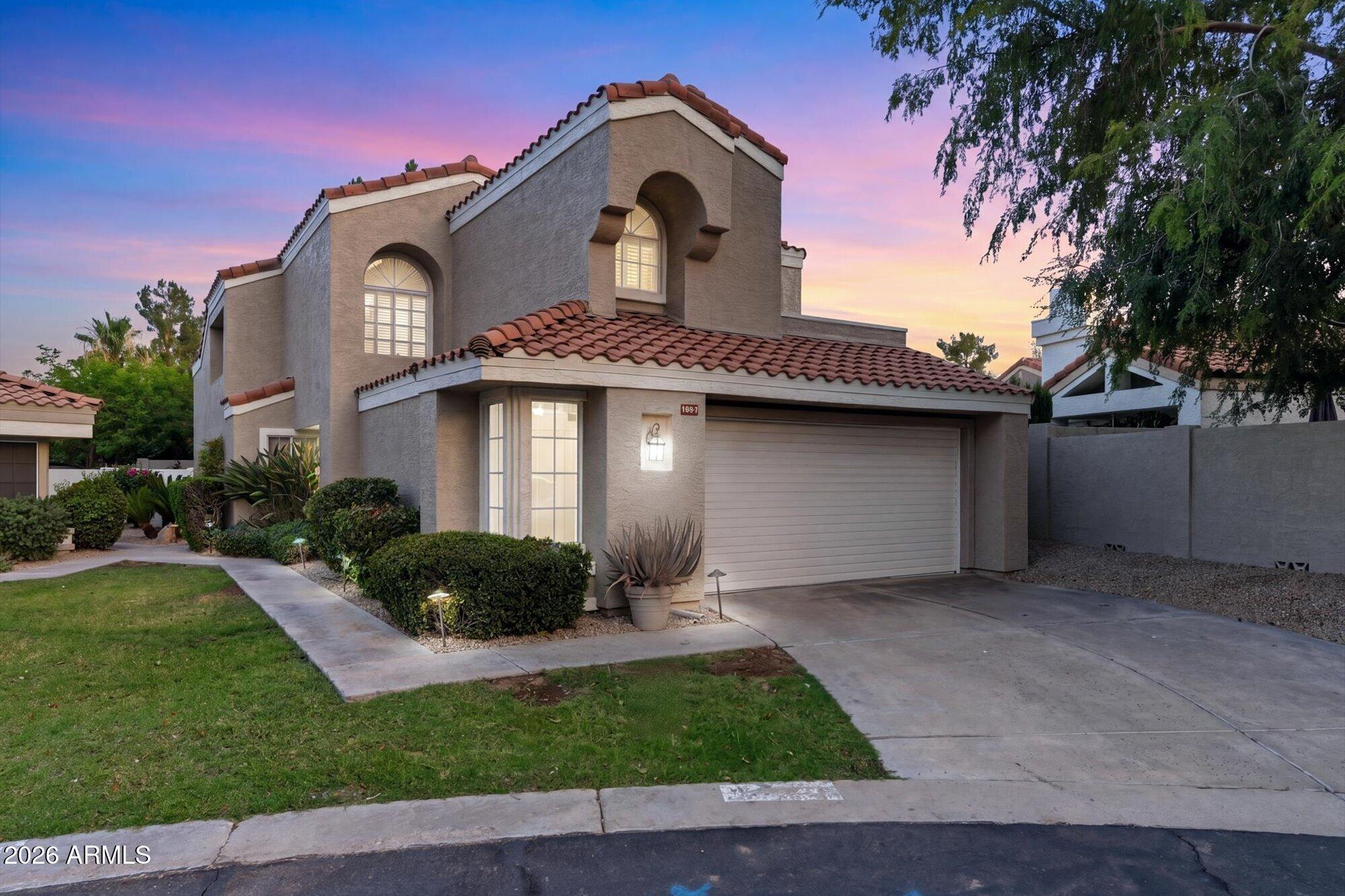 4021 E LAUREL Lane, Phoenix, AZ 85028