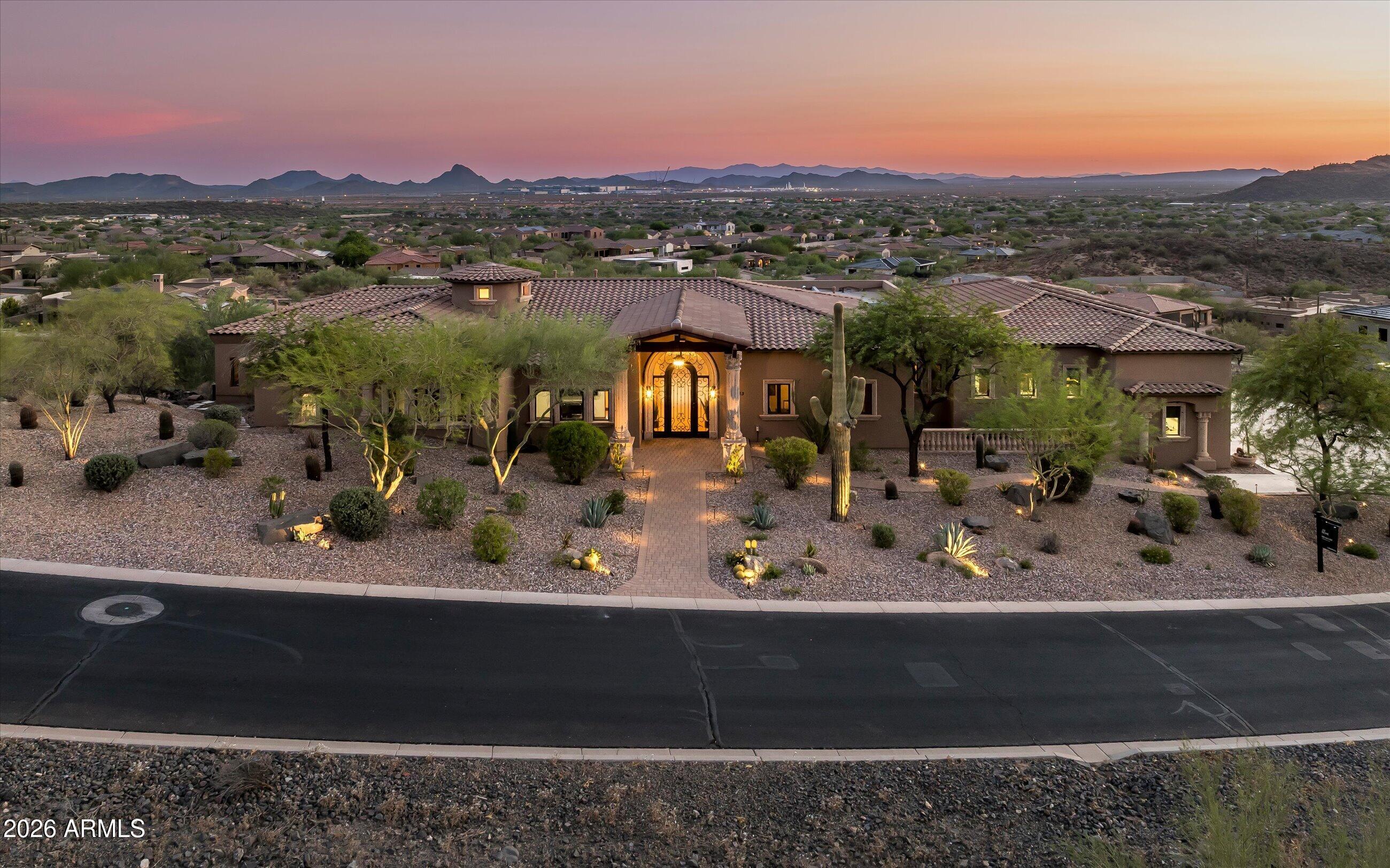 2433 W PRAIANO Way, Phoenix, AZ 85086