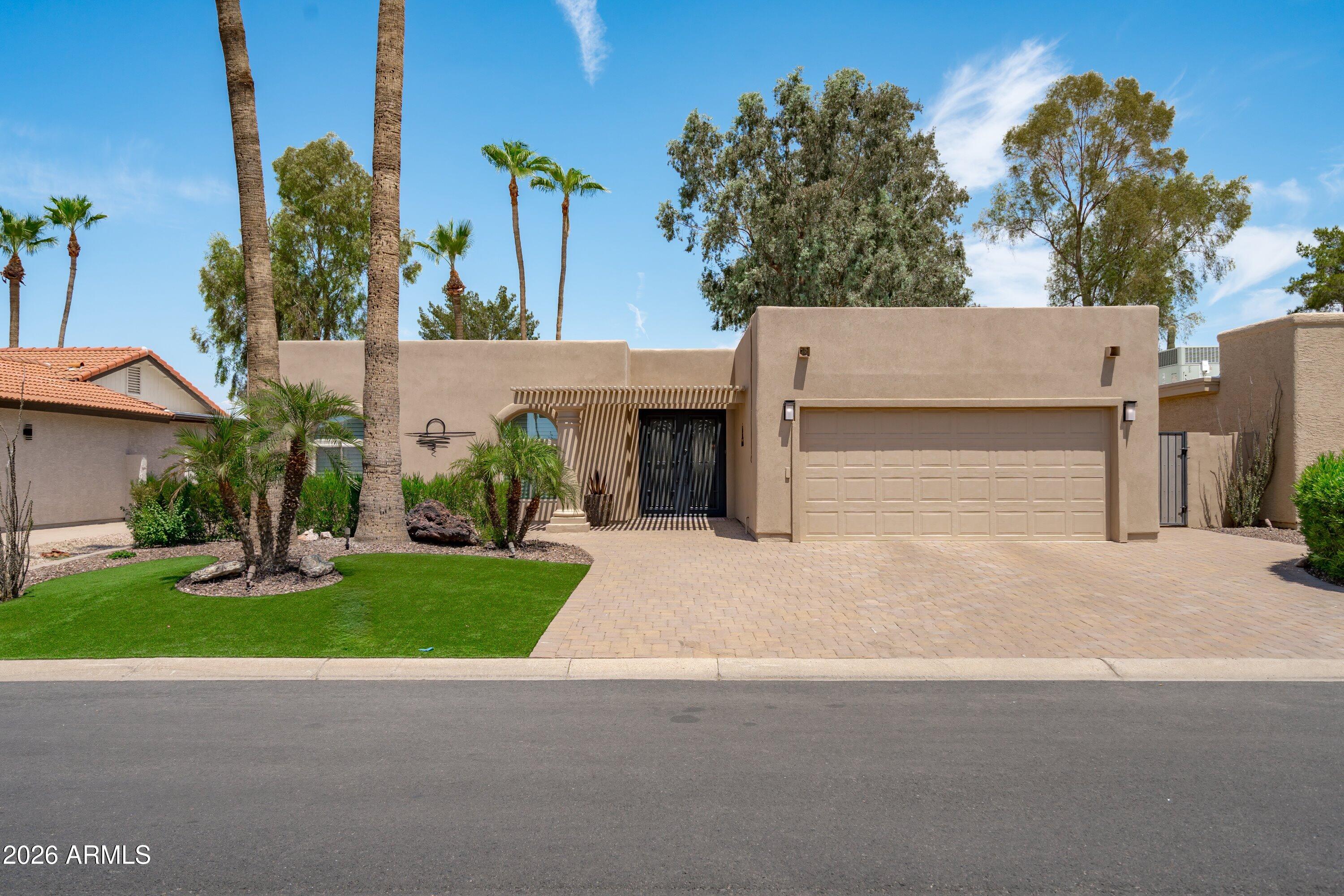 9736 E WATFORD Way E, Sun Lakes, AZ 85248