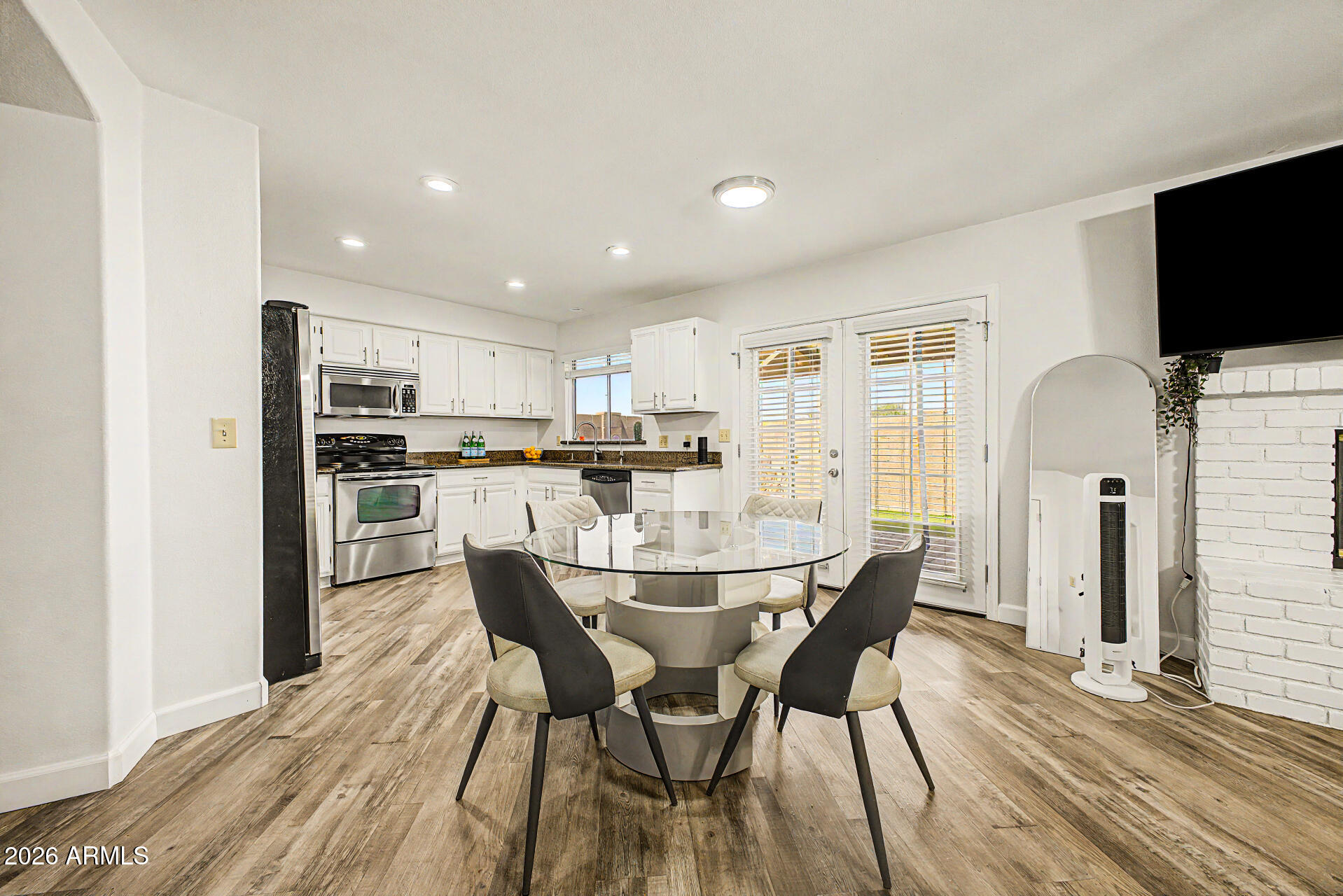 1836 N STAPLEY Drive 82, Mesa, AZ 85203