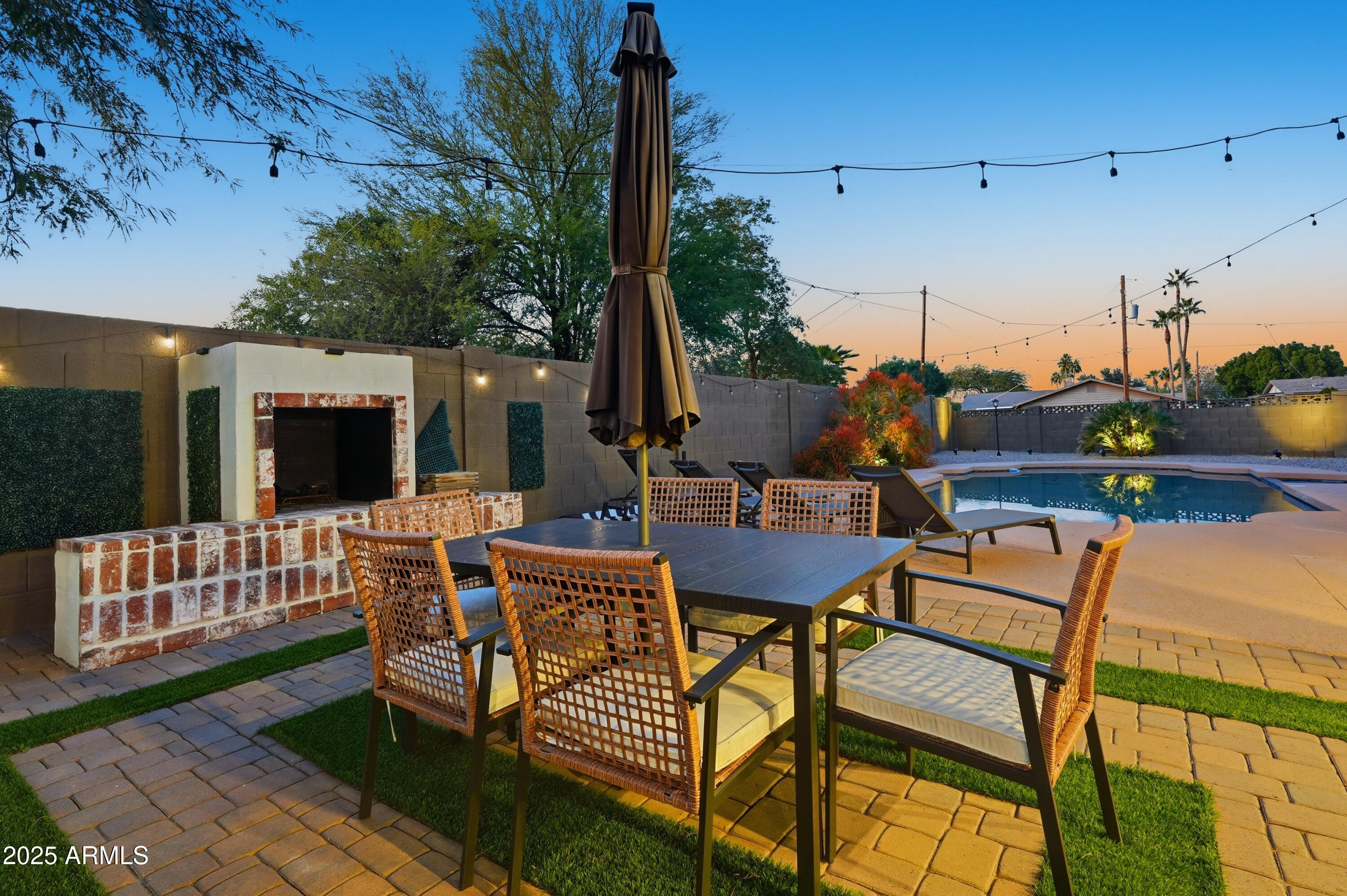 8526 E WHITTON Avenue, Scottsdale, AZ 85251