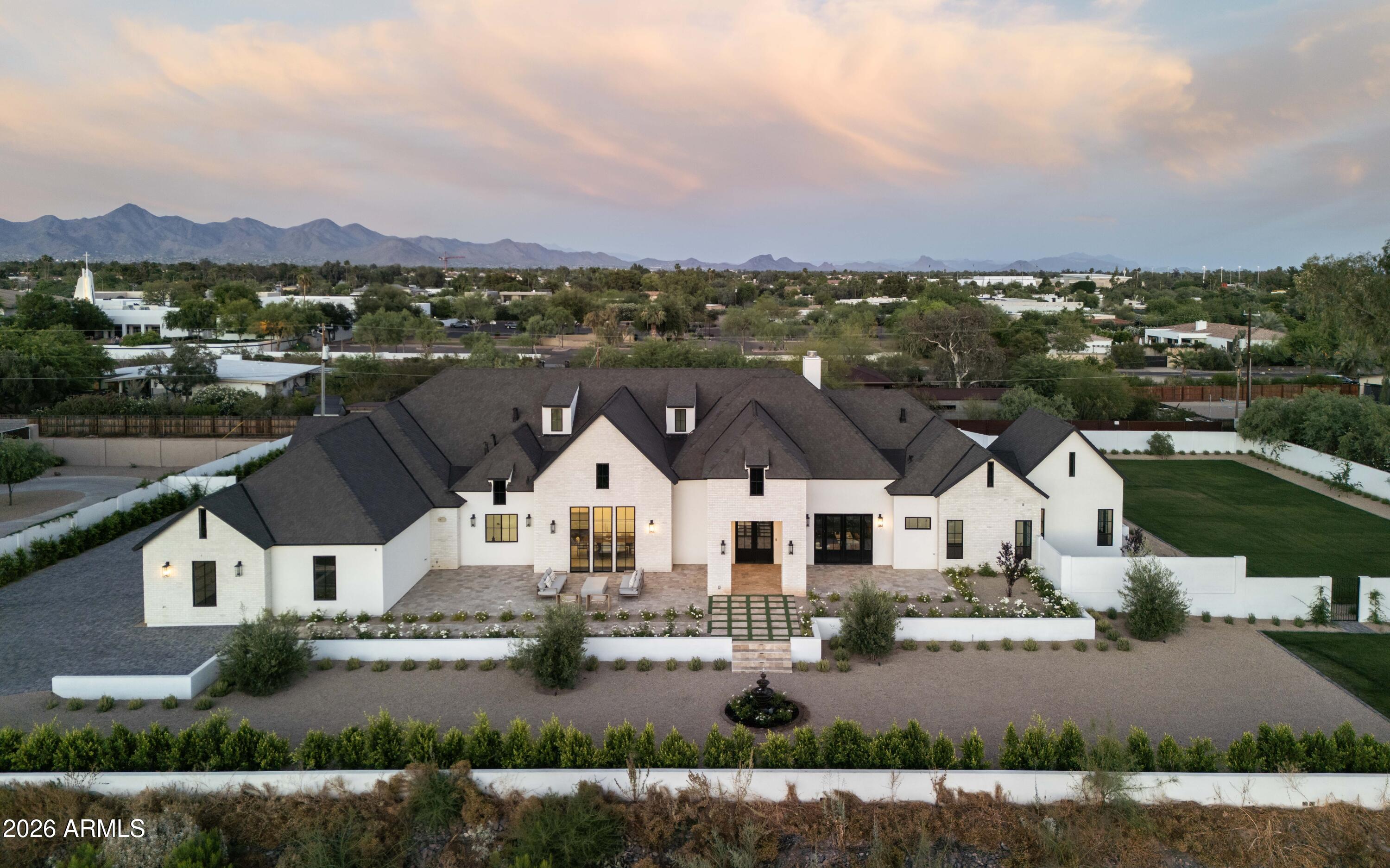 10229 N 64th Street, Paradise Valley, AZ 85253