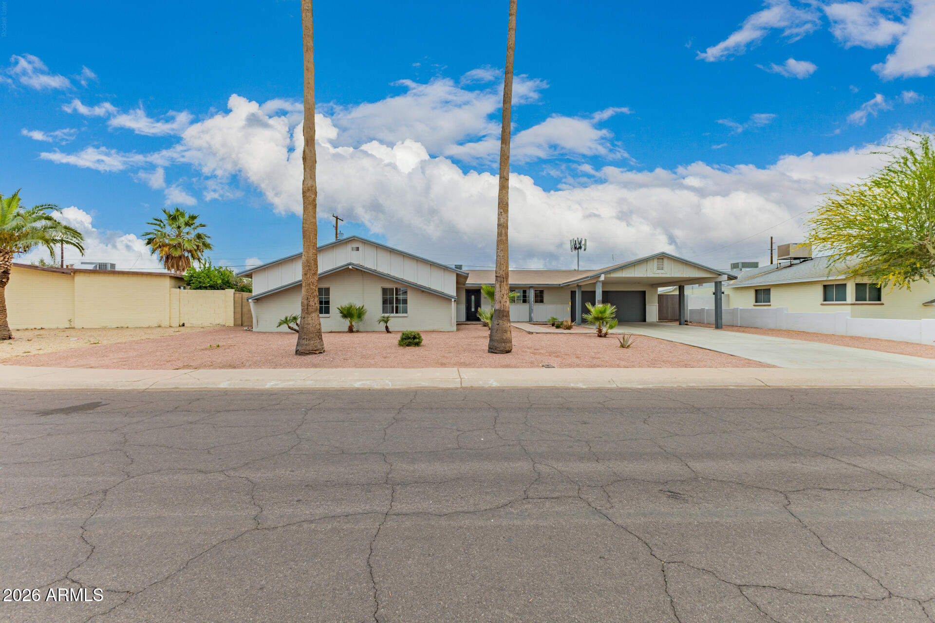 5017 N 64th Avenue, Glendale, AZ 85301