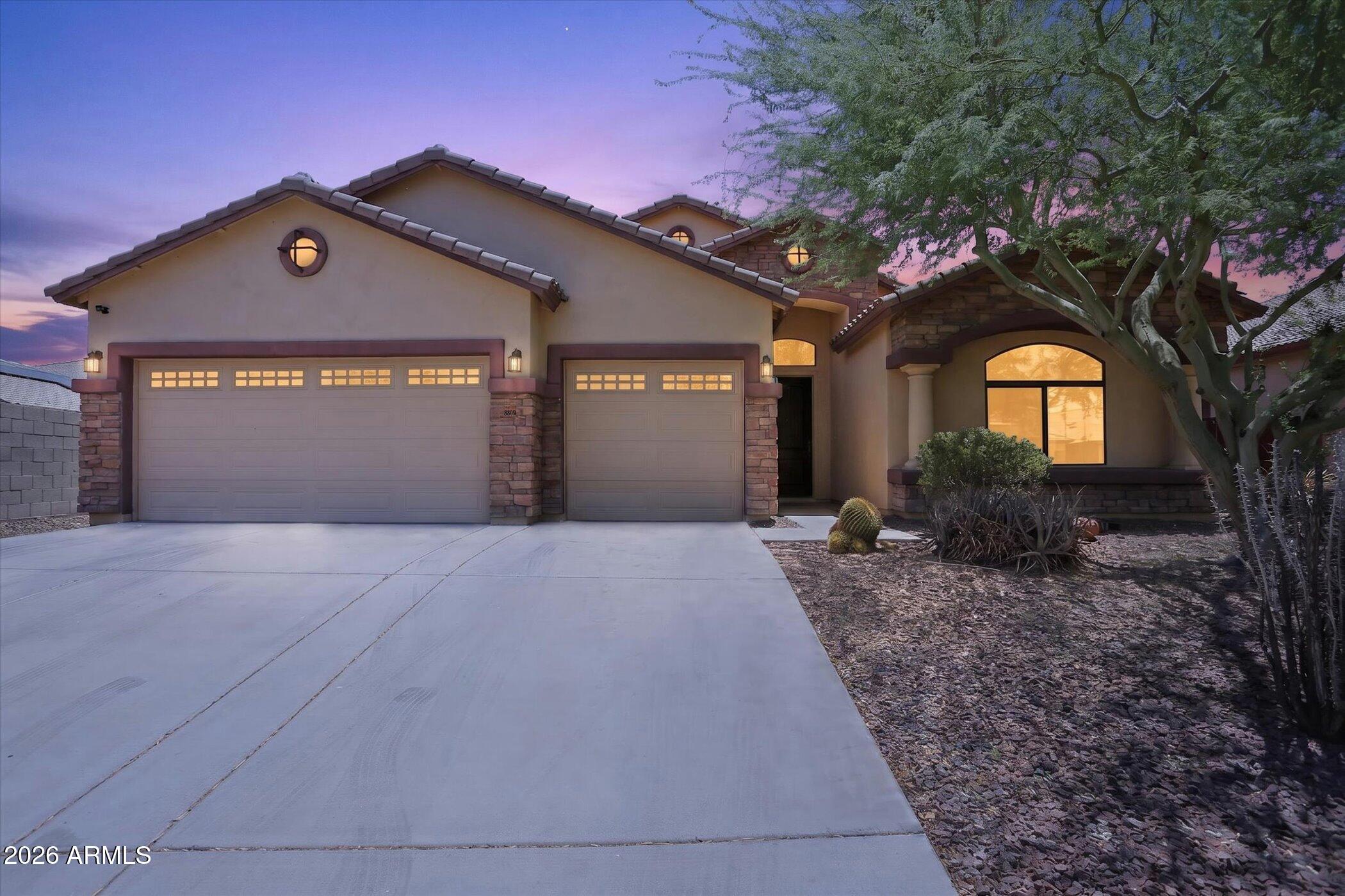 8809 S 10TH Drive, Phoenix, AZ 85041