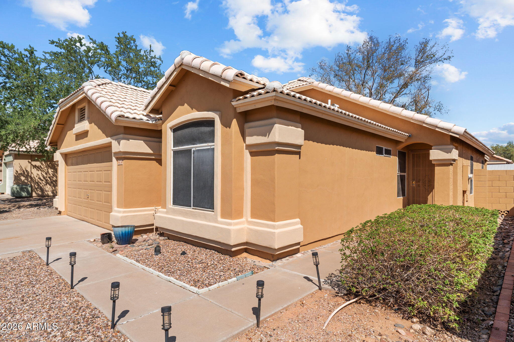 8414 W TROY Street, Peoria, AZ 85382