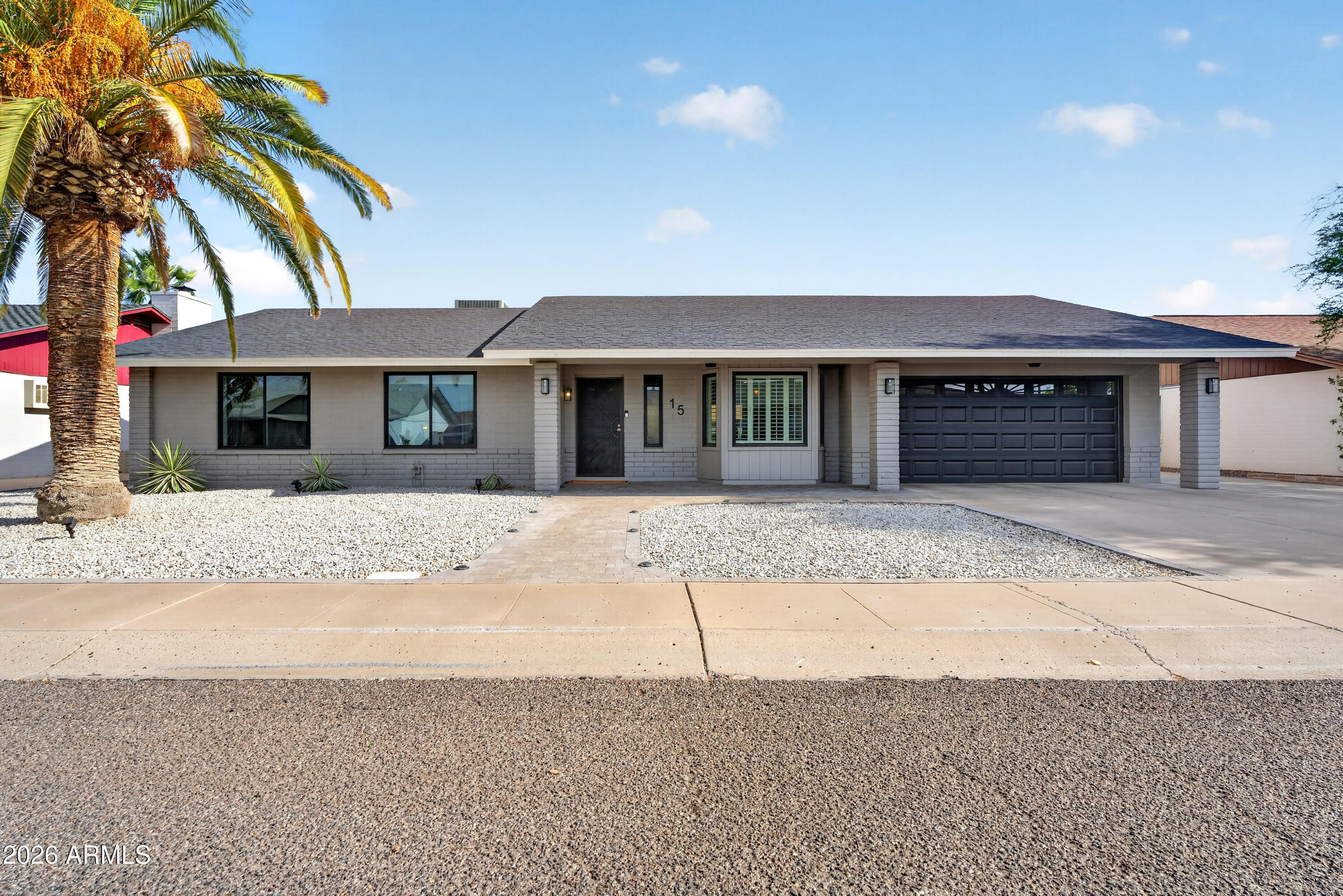 15 E ANGELA Drive, Phoenix, AZ 85022