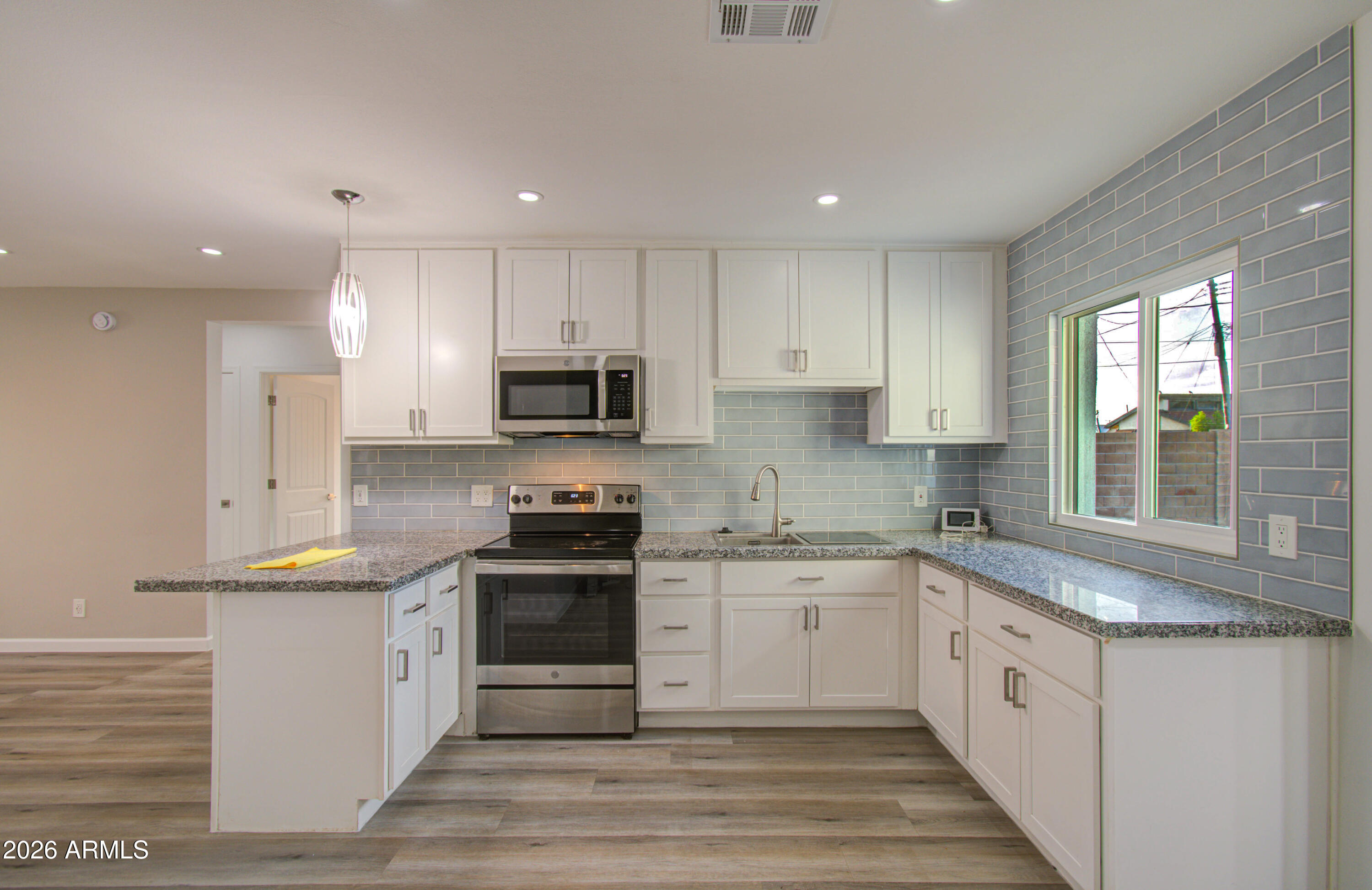 2030 W MONTE VISTA Road, Phoenix, AZ 85009