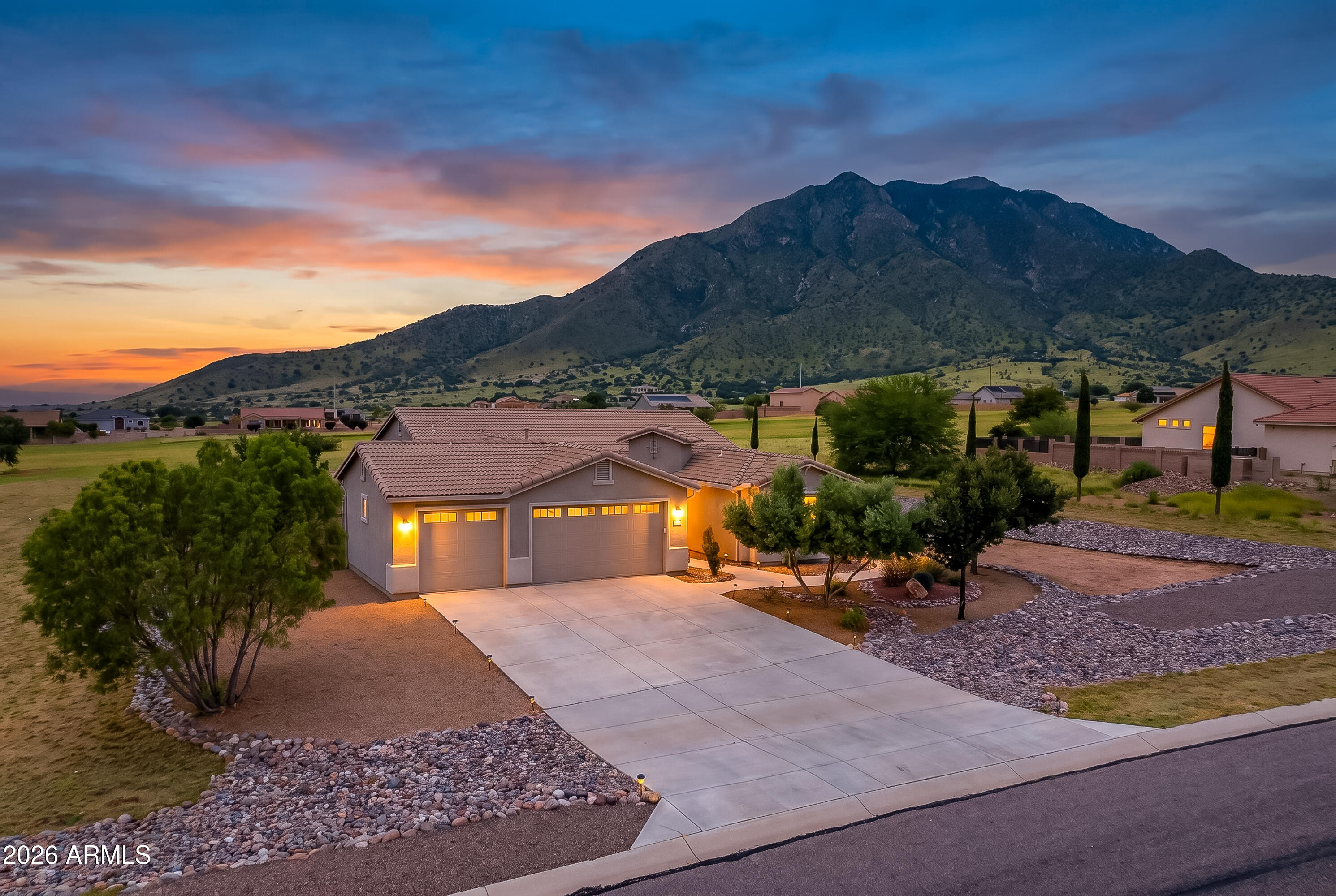 6577 E SADDLEHORN Circle, Hereford, AZ 85615