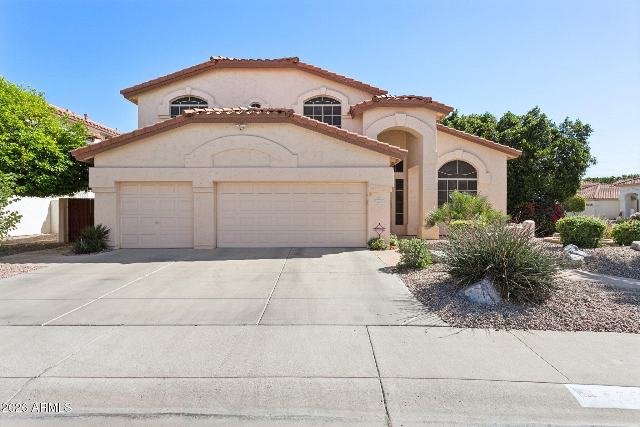 5851 W CHARTER OAK Road, Glendale, AZ 85304