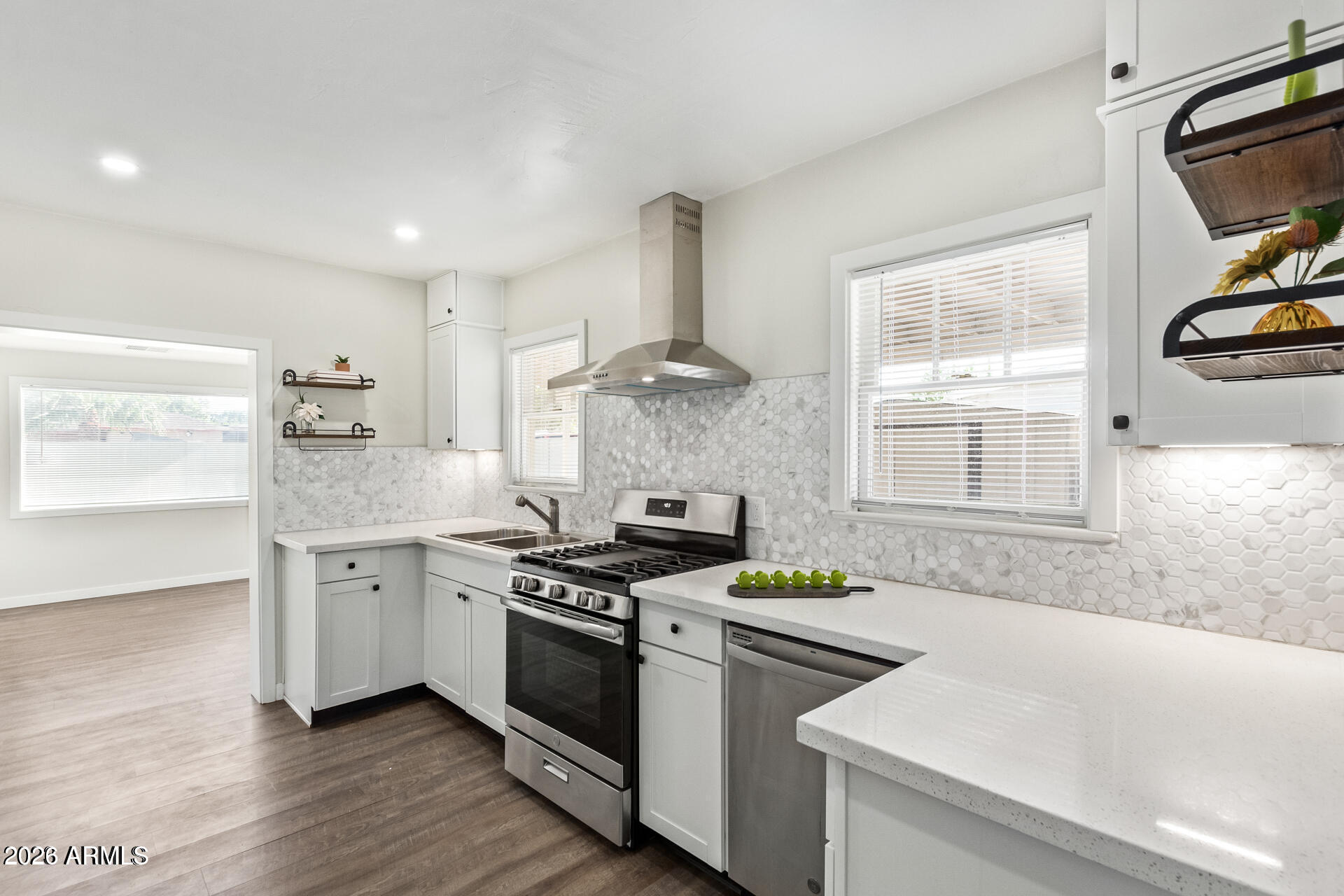 539 W 1ST Street, Mesa, AZ 85201