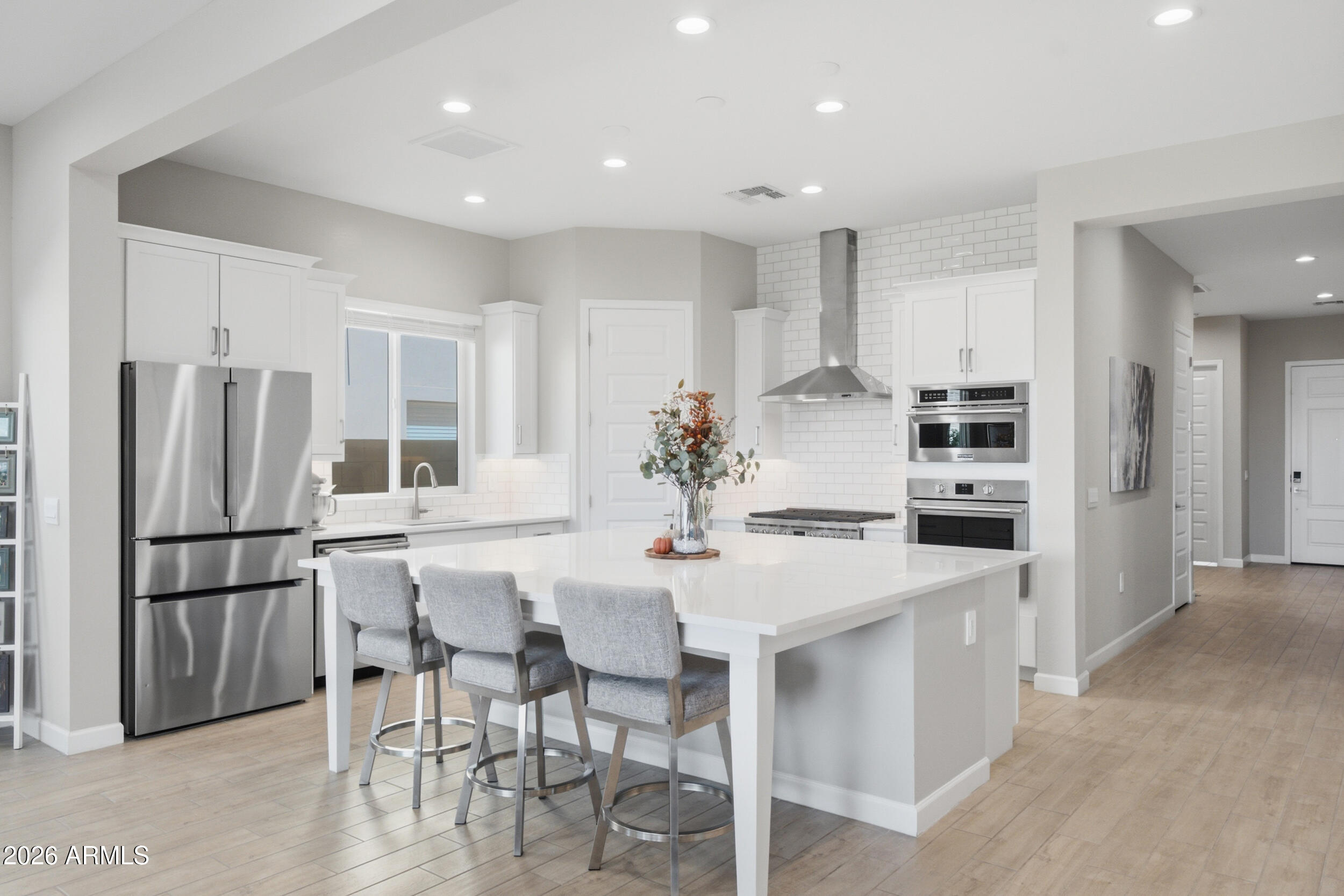 6035 E QUAIL Avenue, Phoenix, AZ 85054