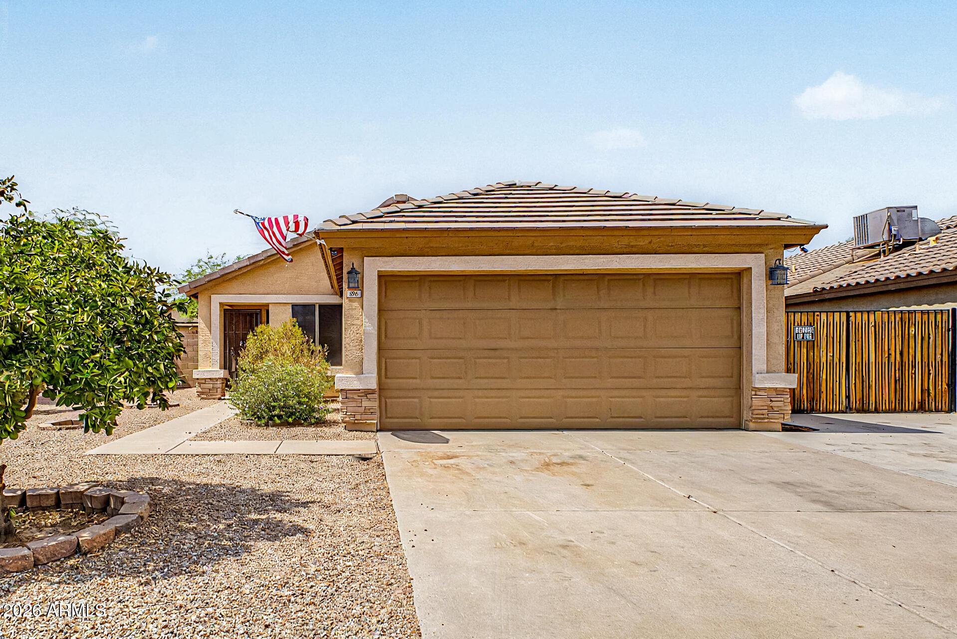 896 E GRAHAM Lane, Apache Junction, AZ 85119