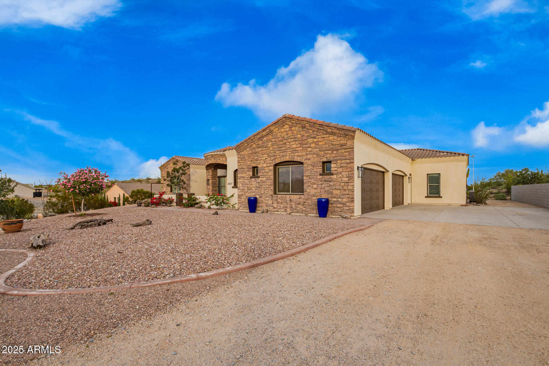 28217 N FINCH Trail, San Tan Valley, AZ 85144