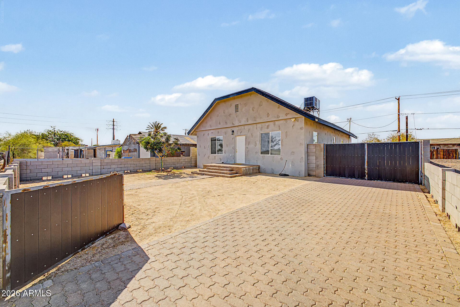1526 E MARGUERITE Avenue, Phoenix, AZ 85040