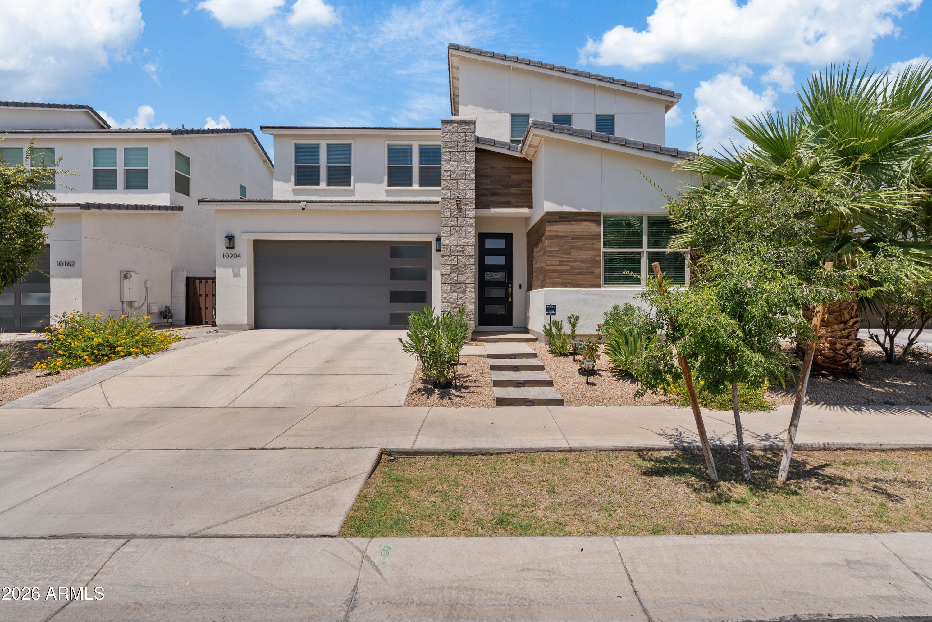 10204 E THUNDERBOLT Avenue, Mesa, AZ 85212