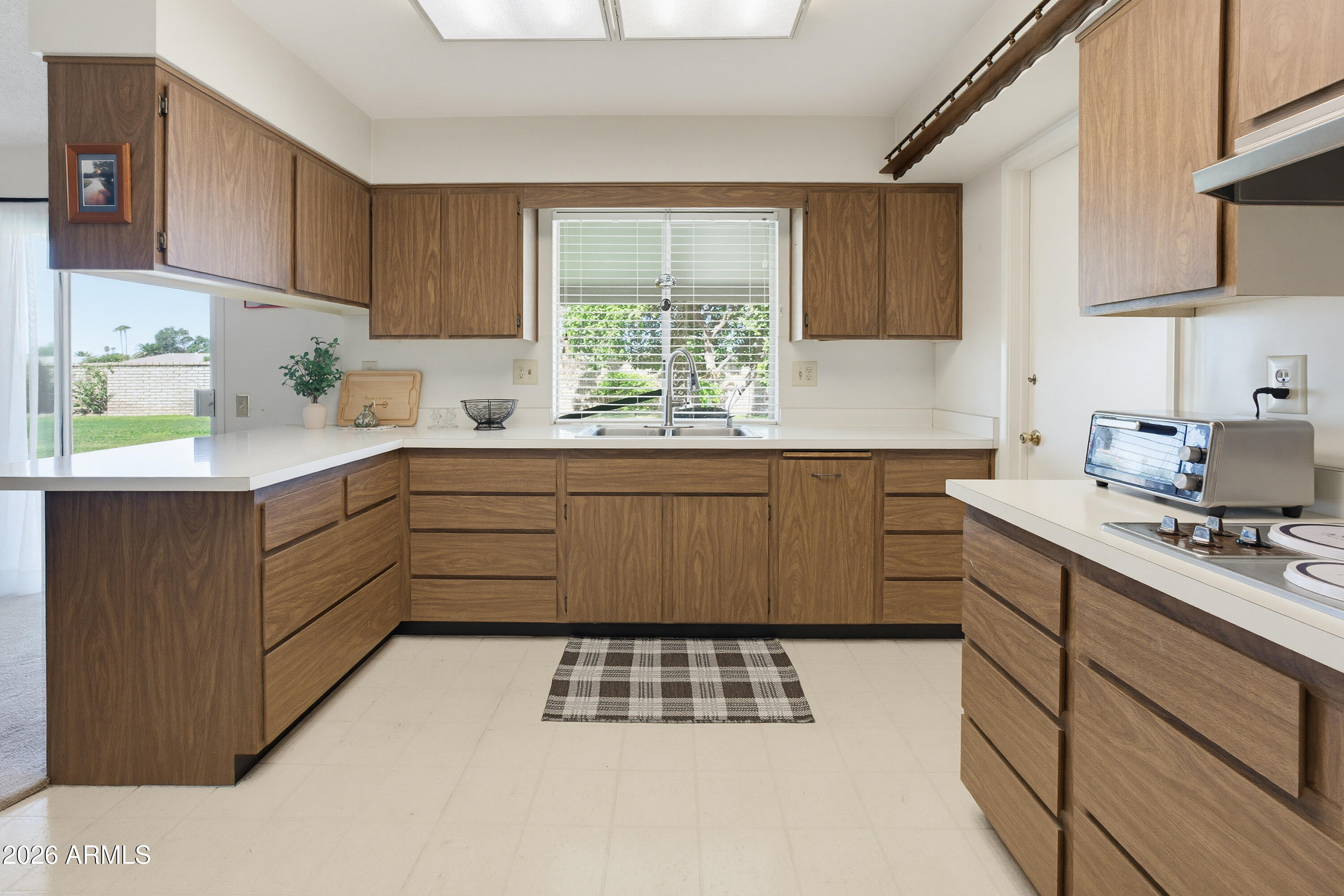 15630 N Lakeforest Drive, Sun City, AZ 85351