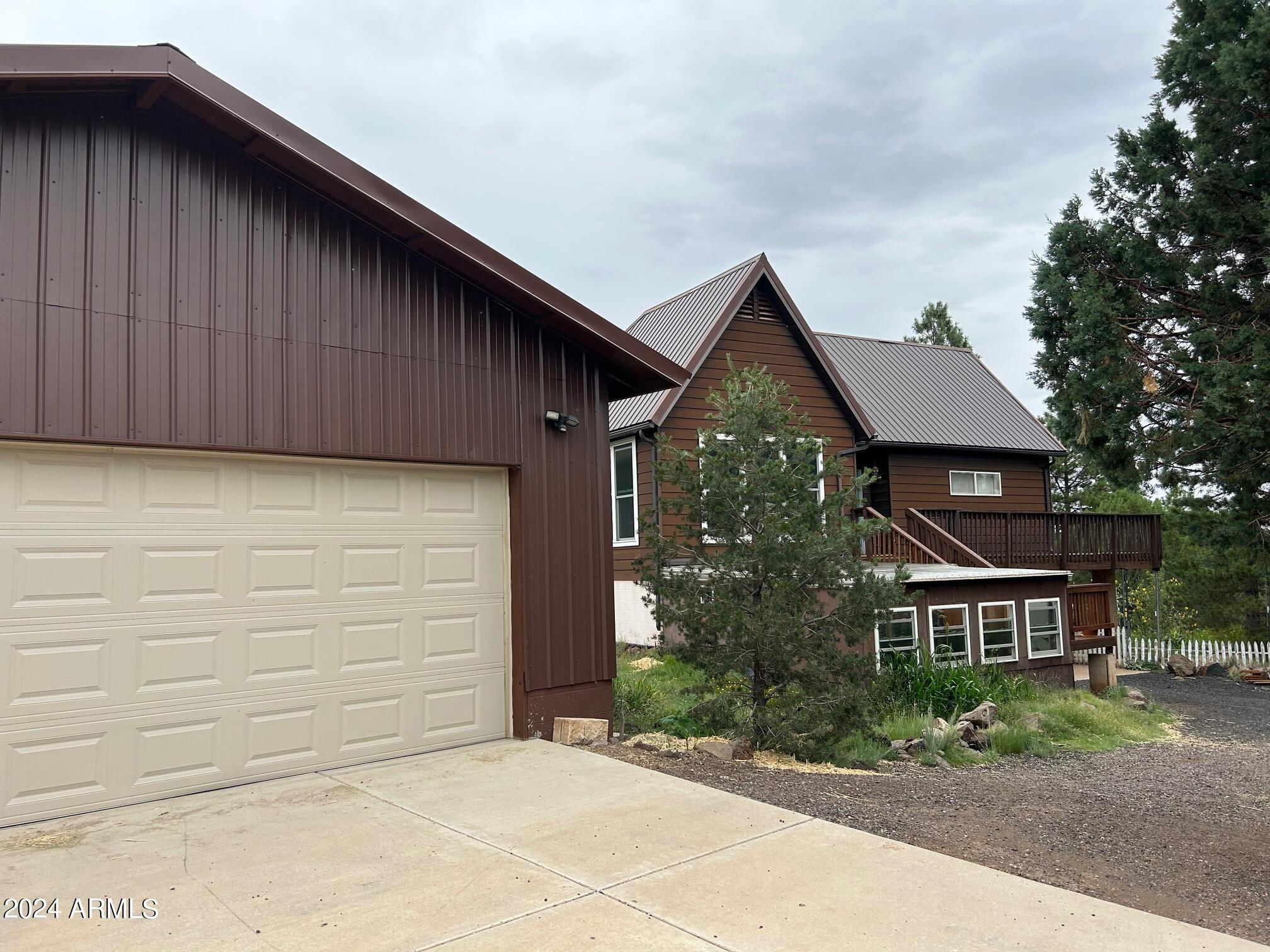 1467 COUNTY RD 3140, Vernon, AZ 85940