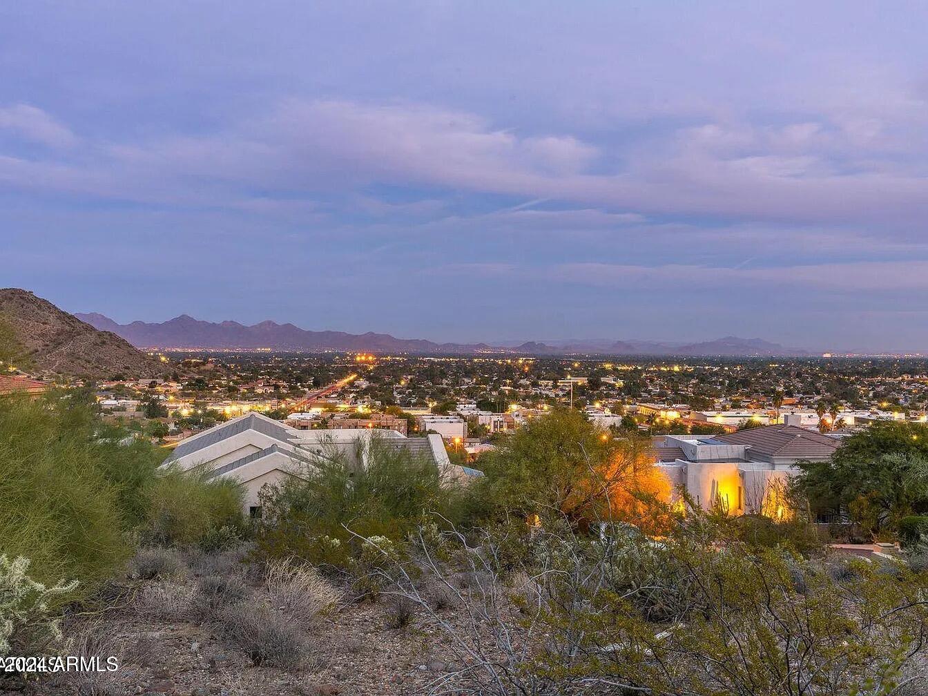 12846 N NANCY JANE Lane 4, Phoenix, AZ 85022